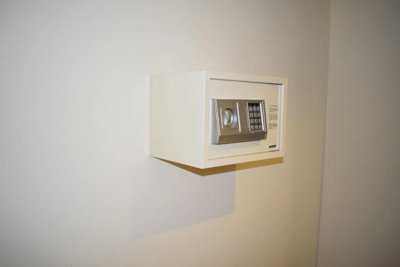 Standard Twin Room in Palm Beach Hotel