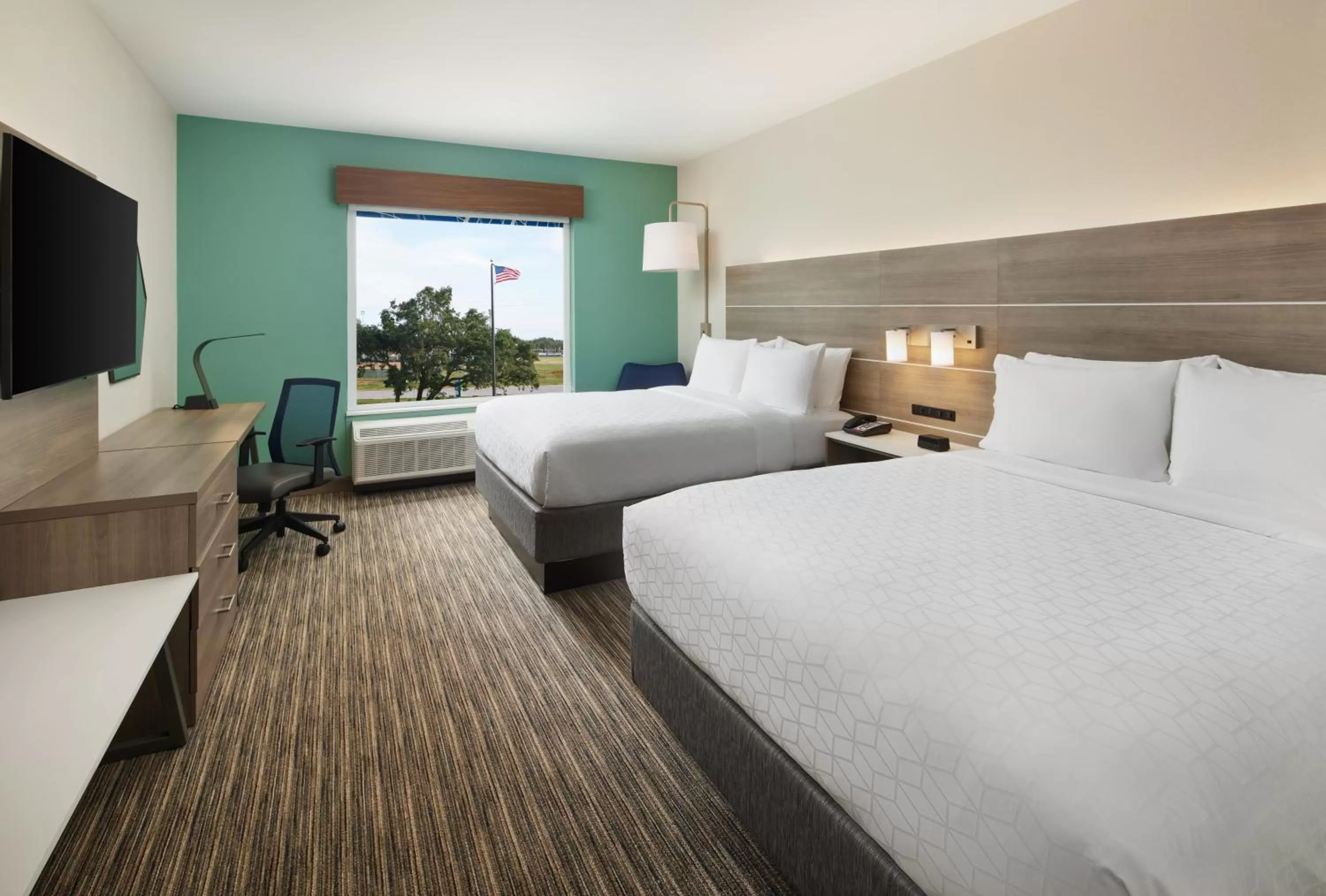 Standard Room with Two Queen Beds in Holiday Inn Express & Suites Gulf Breeze - Pensacola Area by IHG