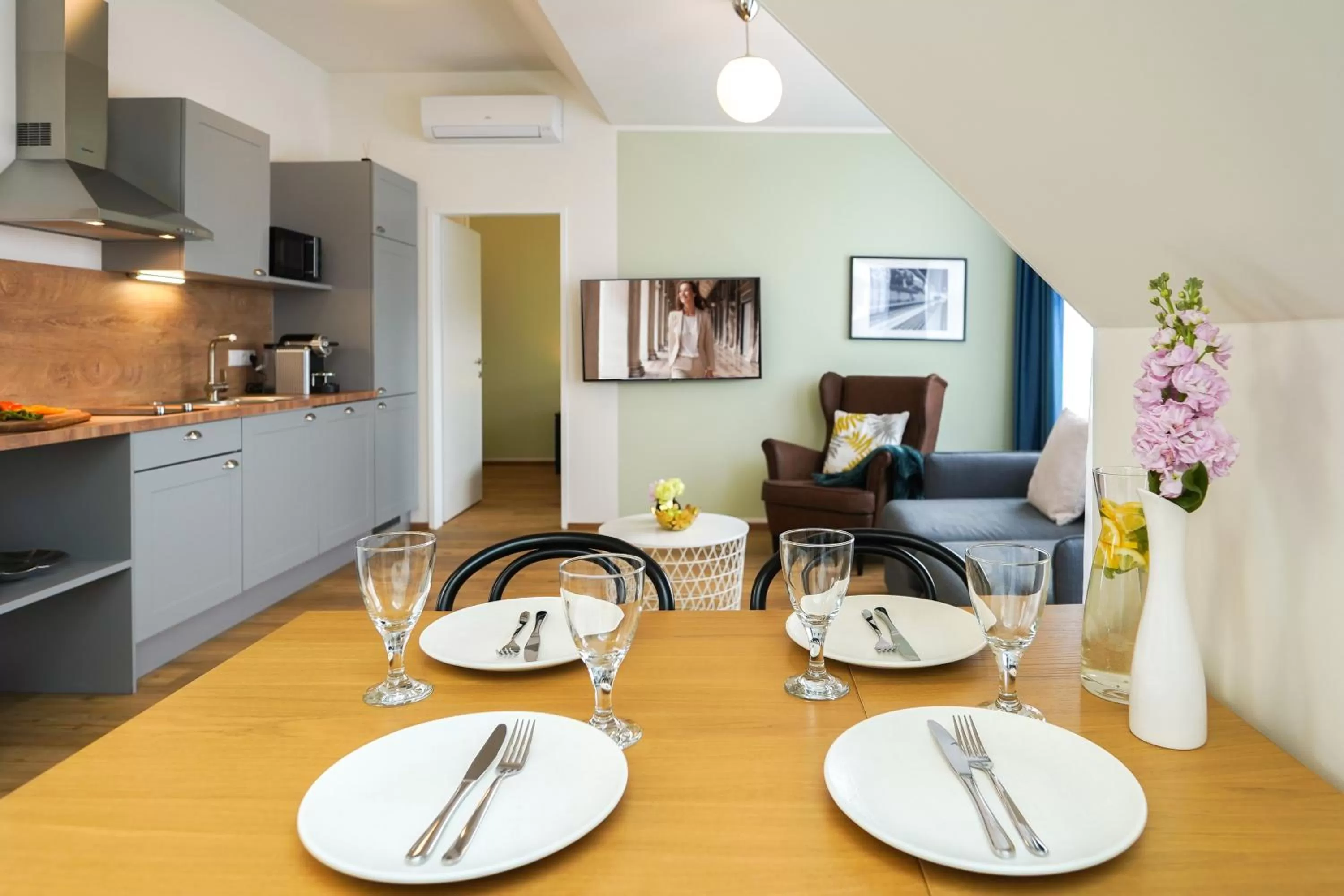 One-Bedroom Apartment in Citadines South Vienna