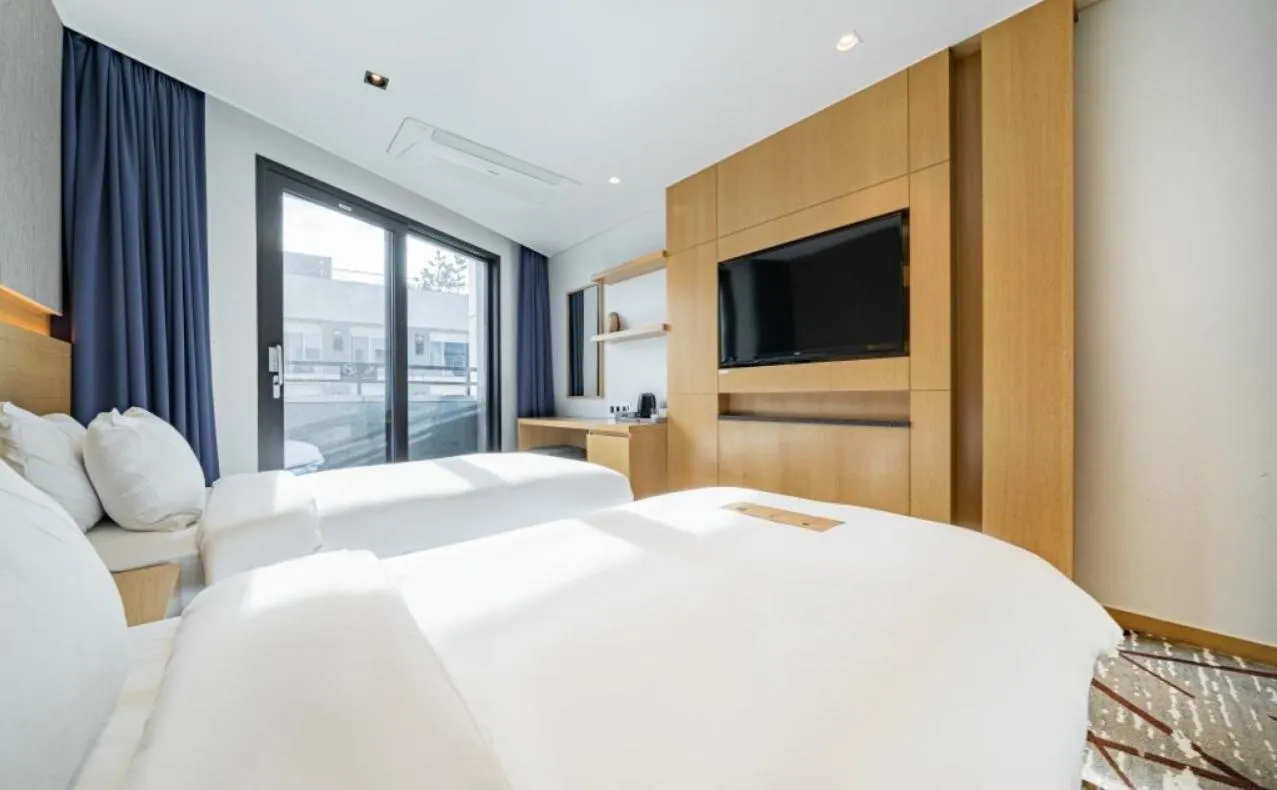 Standard Twin Room in Sea Cruise Hotel