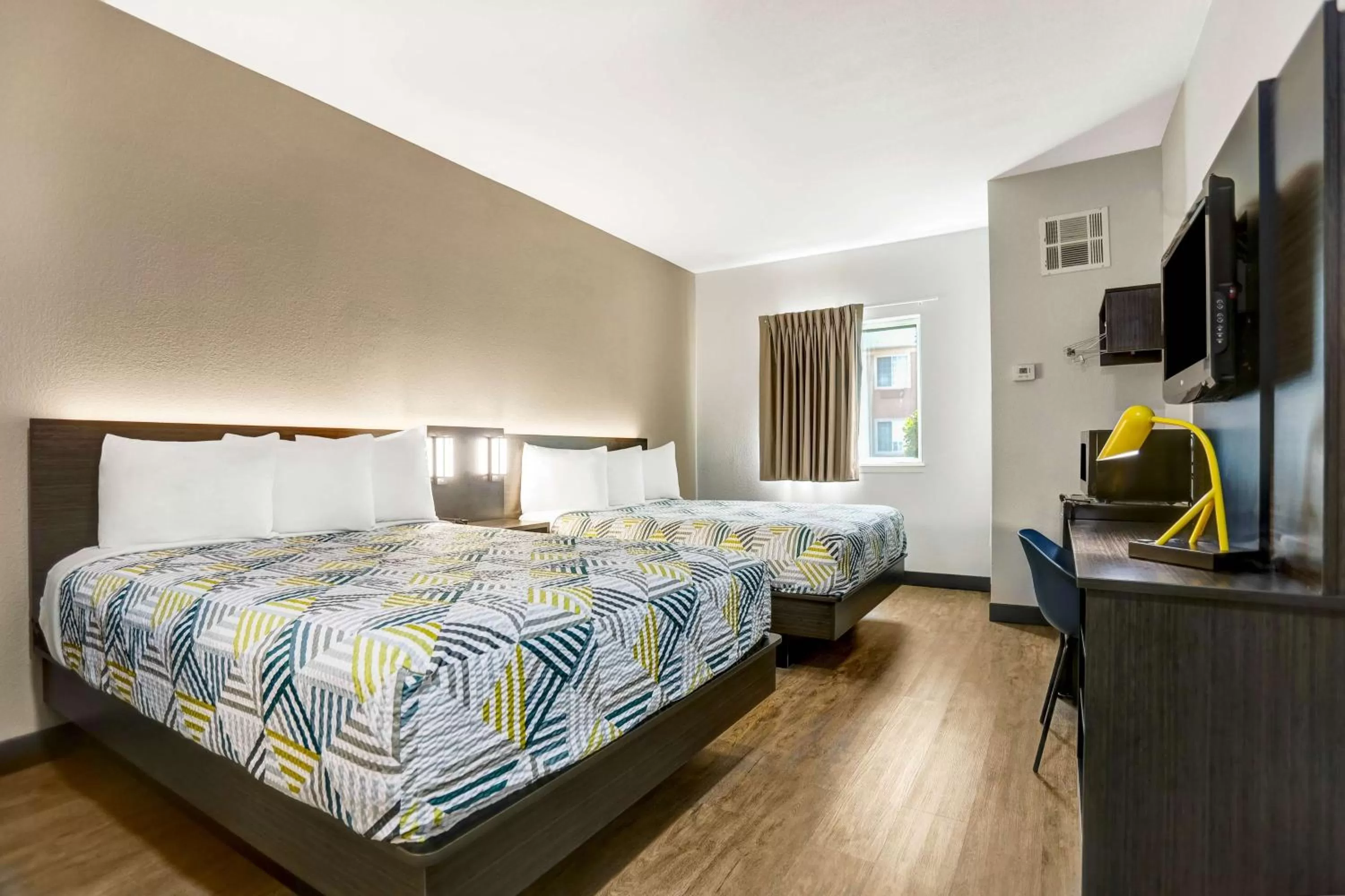 Quadruple Room - Disability Access - Non-Smoking in Motel 6-Weatherford, TX