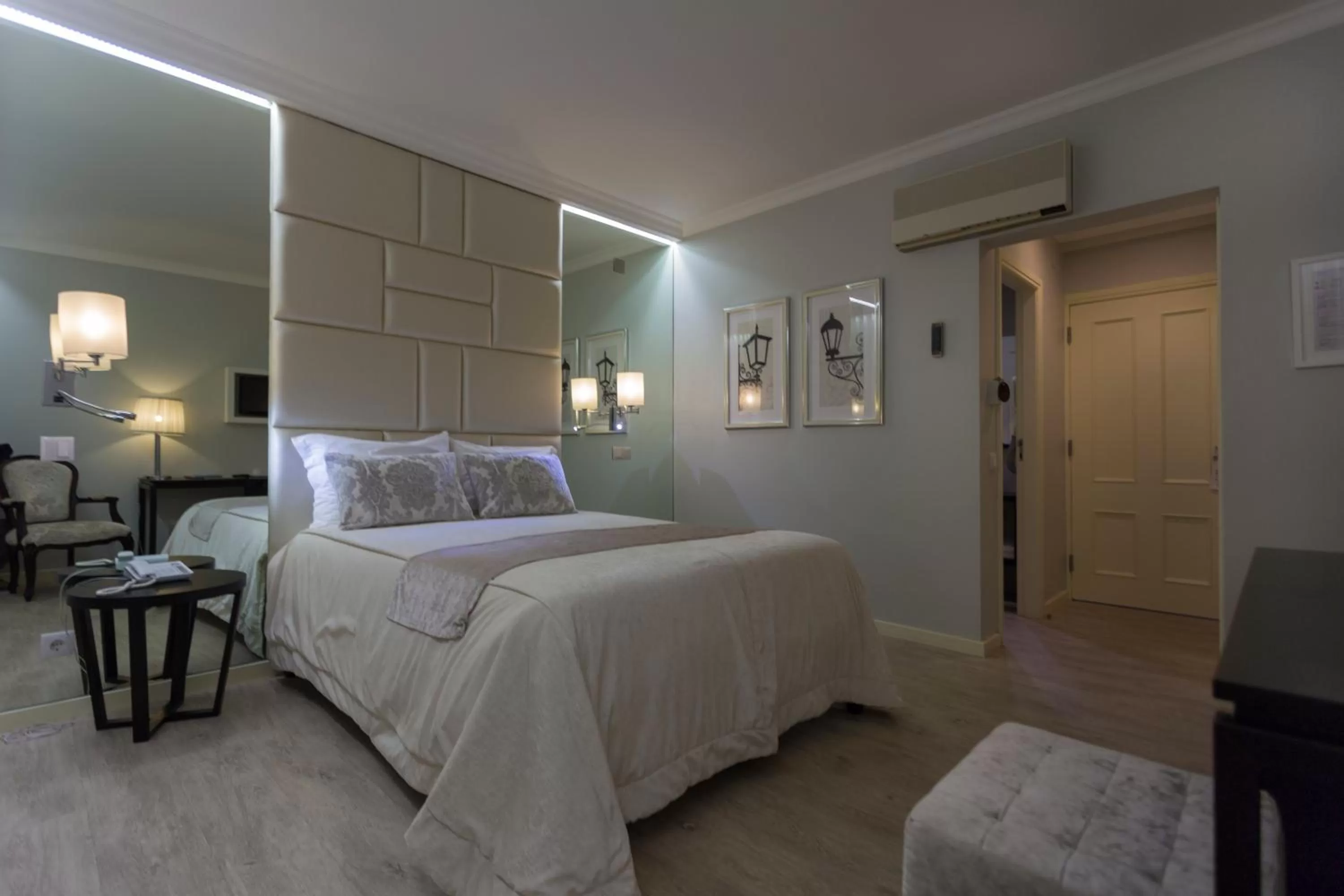 Double Room in Josefa D`Obidos Hotel