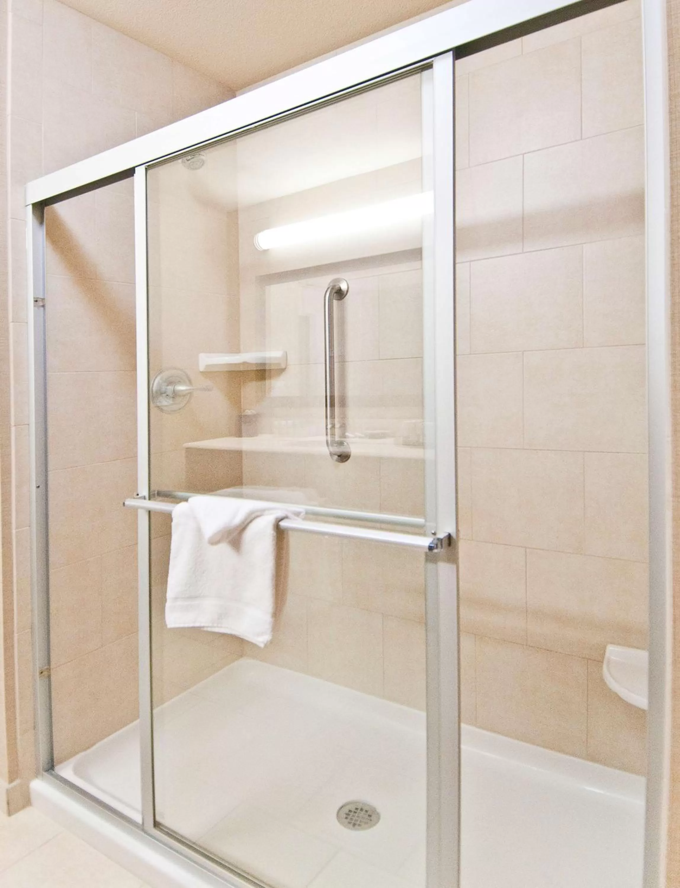 King Room - Non-Smoking in Hampton Inn Maumelle