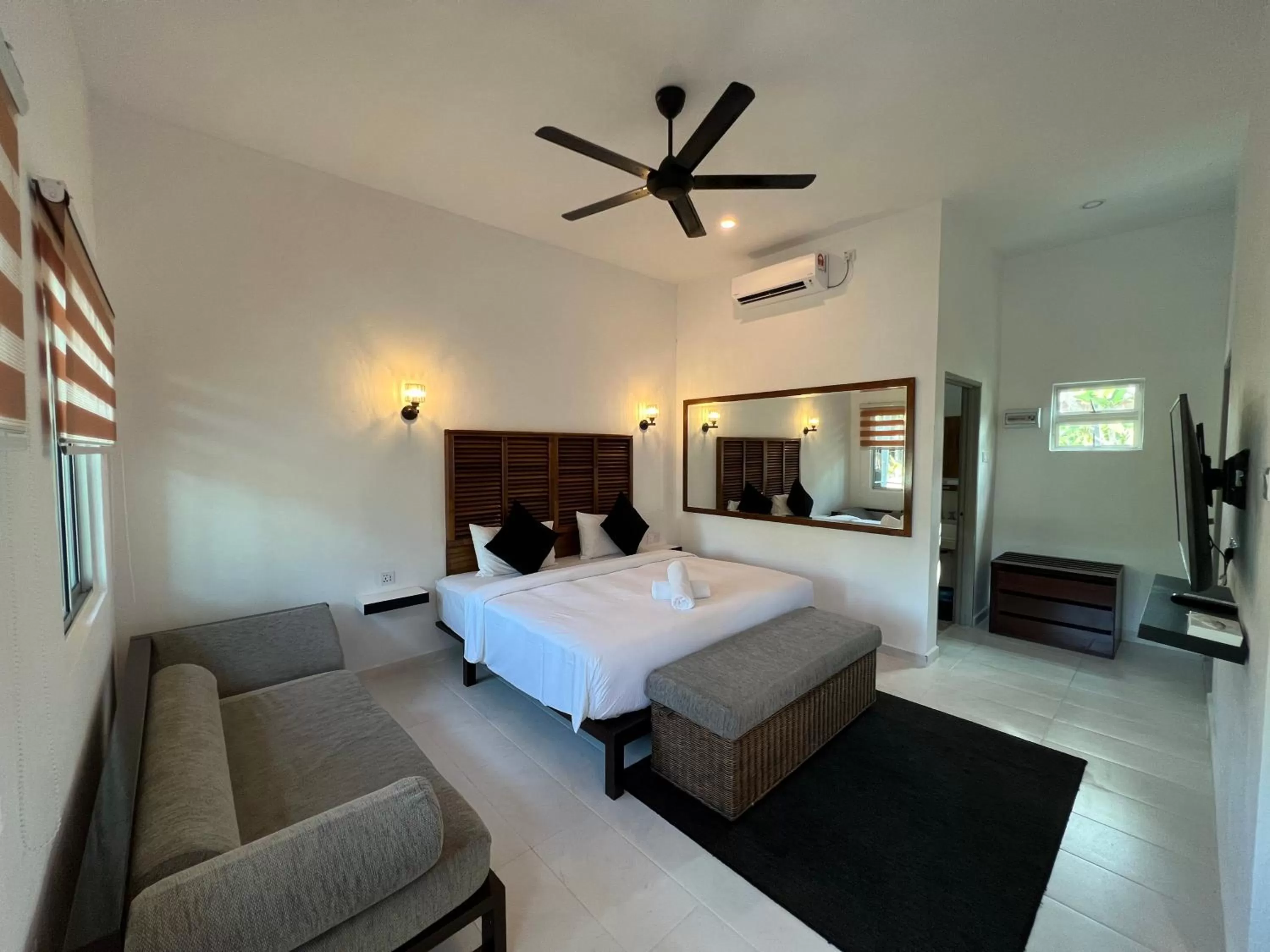 King Room with Lake View in Airis Sanctuary Resort