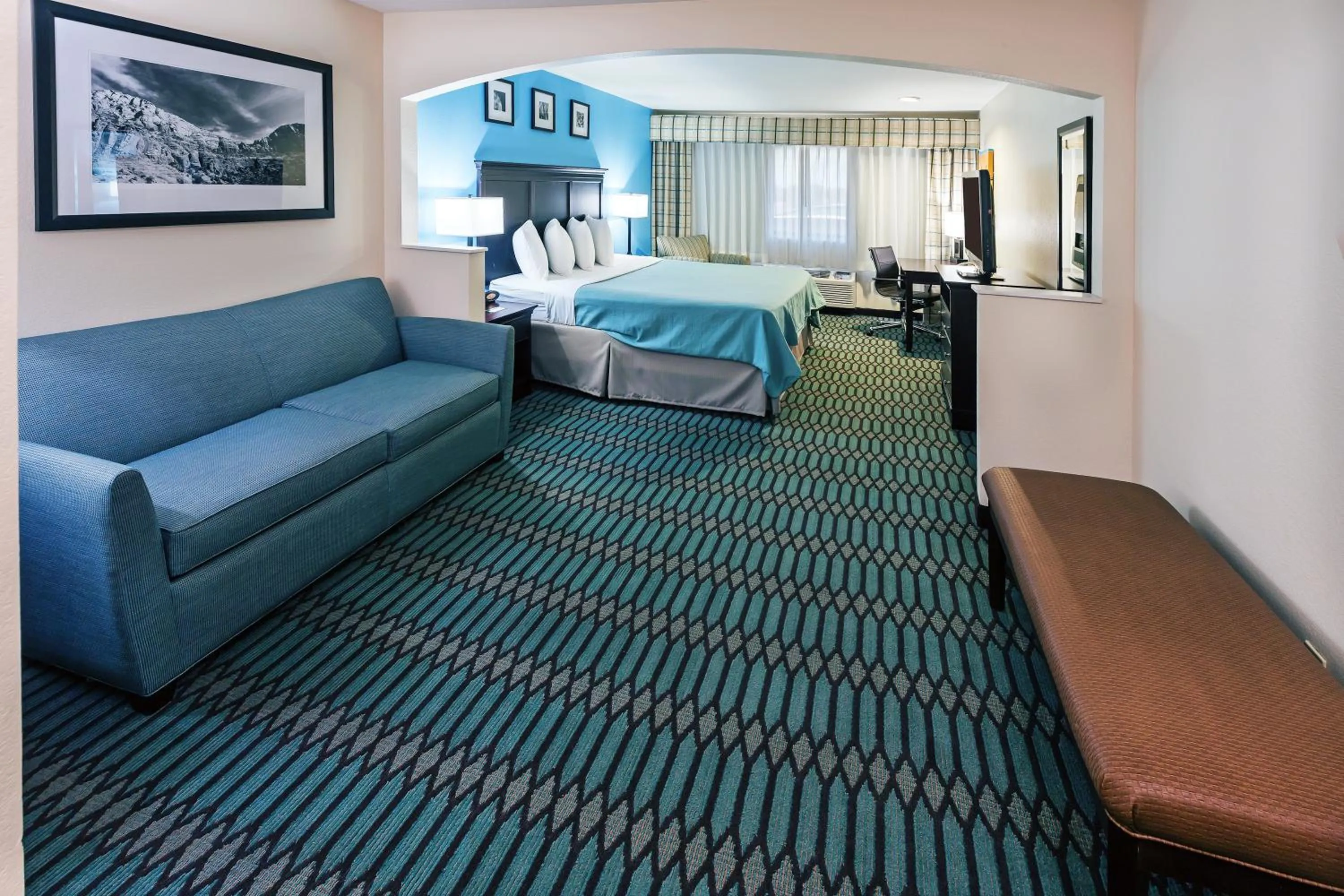 King Suite - Disability Access/Non-Smoking in Country Inn & Suites by Radisson, Lubbock, TX