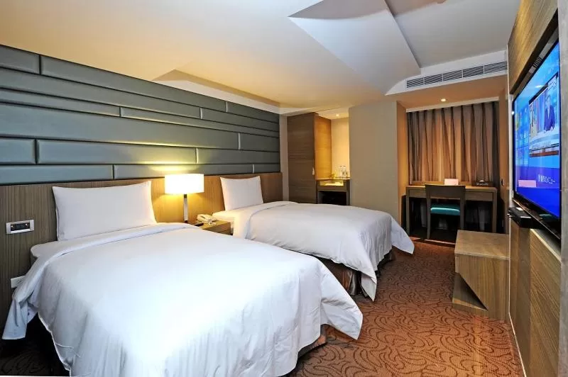 Budget Twin Room Breakfast Included in International Citizen Hotel