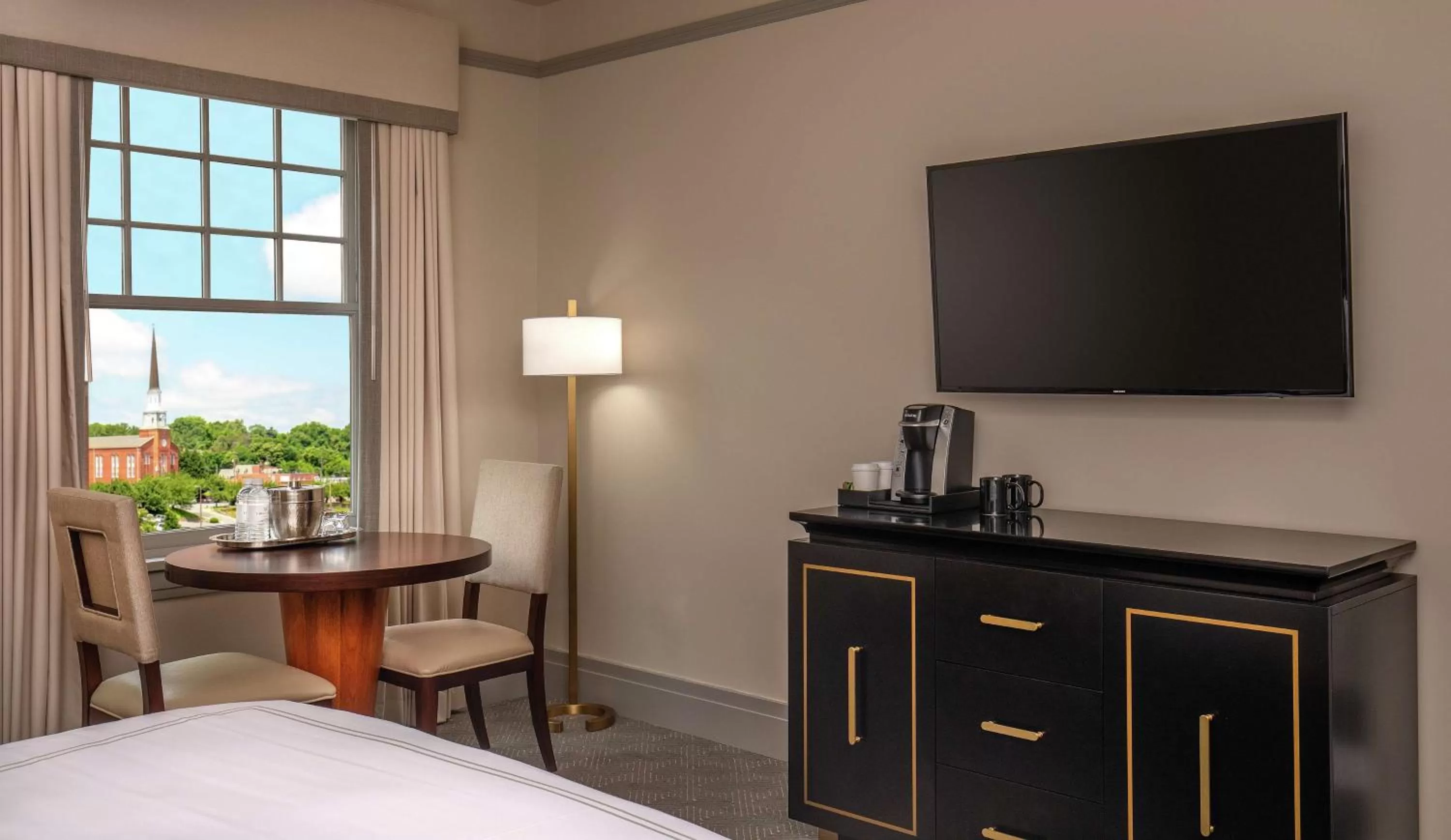 King Room - Mobility and Hearing Access in The Virginian Lynchburg, Curio Collection By Hilton