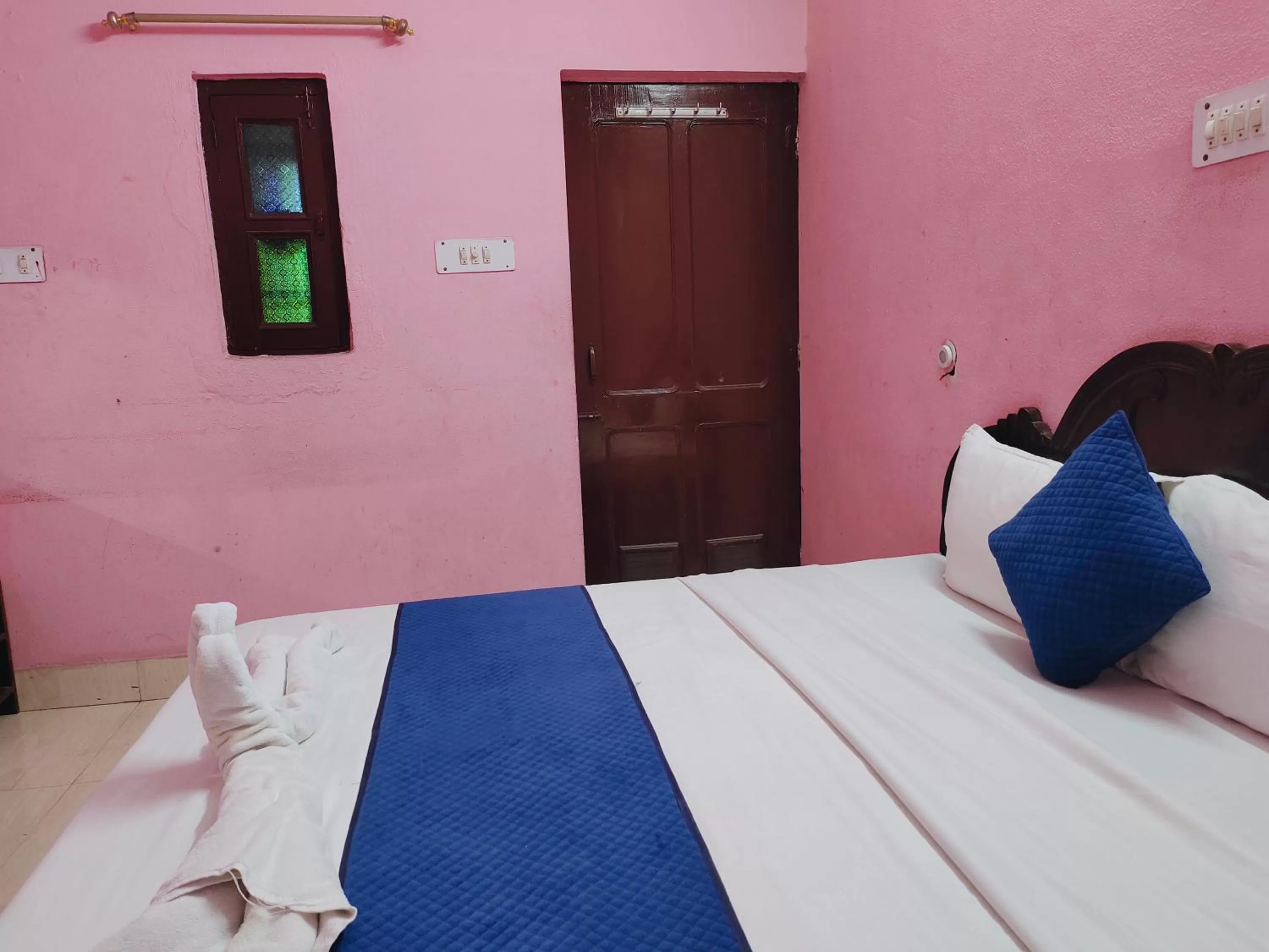 Deluxe Queen Room - single occupancy in The Maurvi Inn