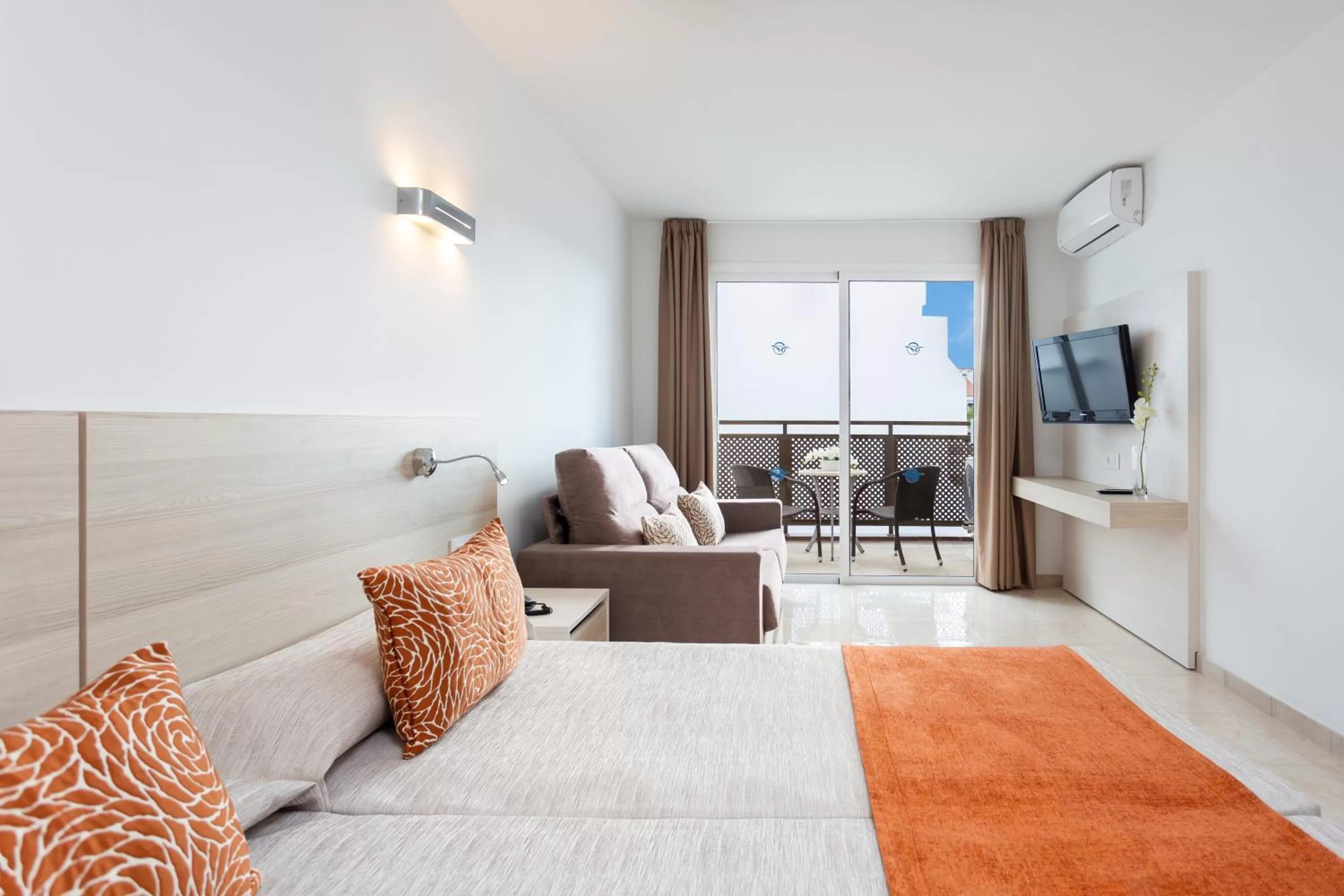 Studio (1 Adult) in Globales Tamaimo Tropical