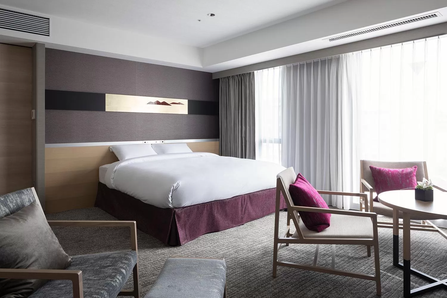 Deluxe Corner King Room - Non-Smoking in Cross Hotel Kyoto