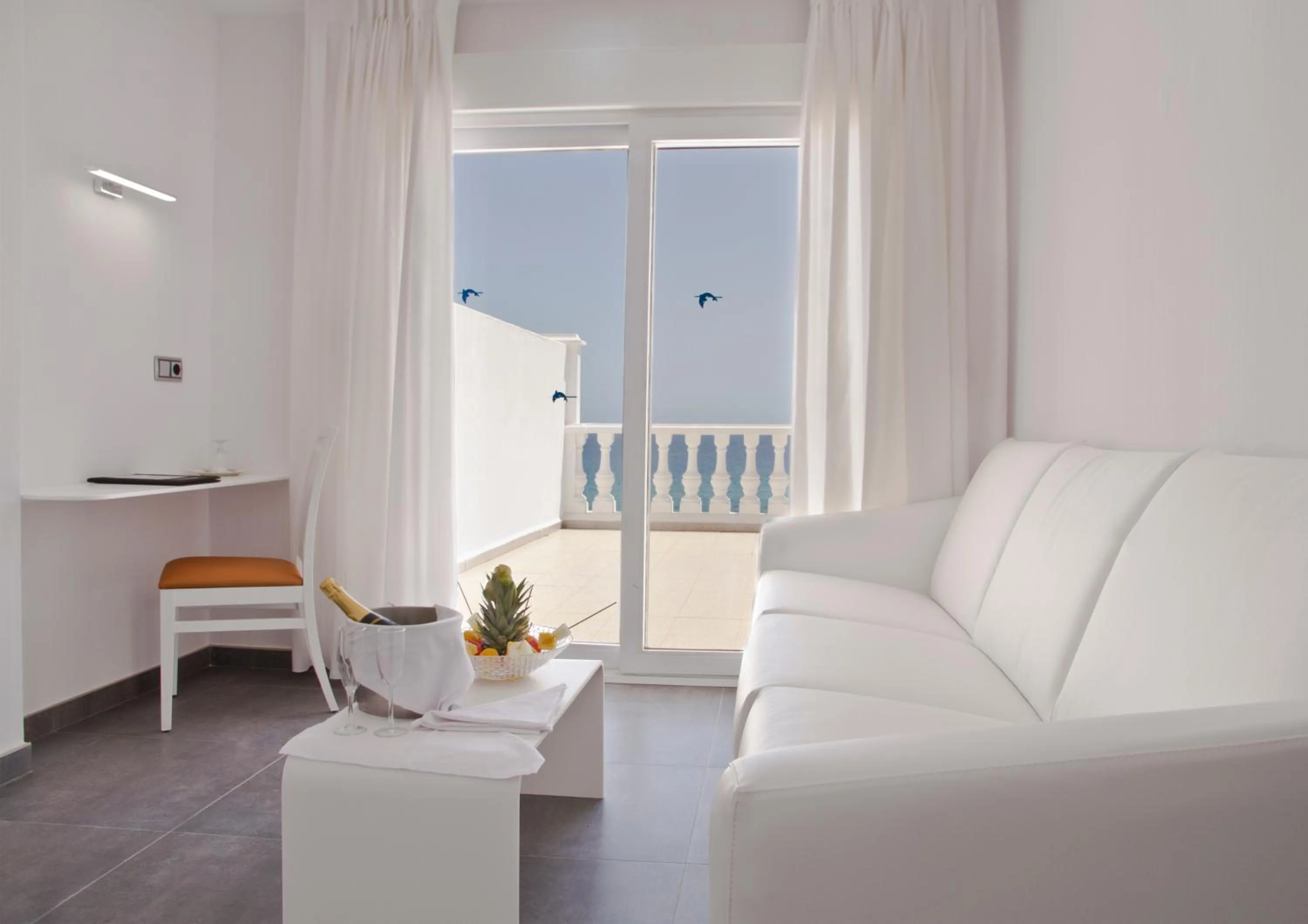 Junior Suite with Sea View in Hotel Los Delfines