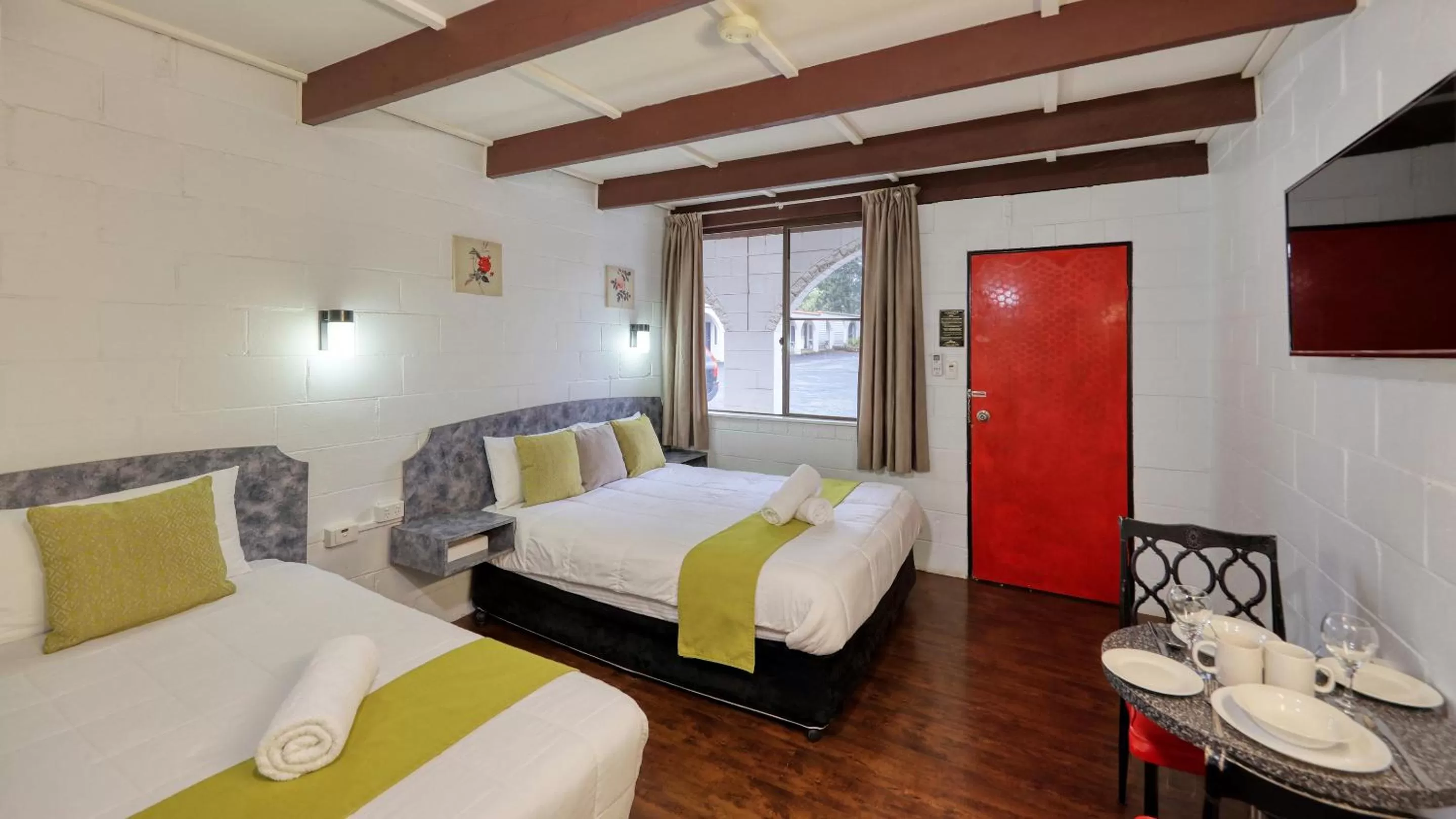 Deluxe Double or Twin Room in Azalea Motel