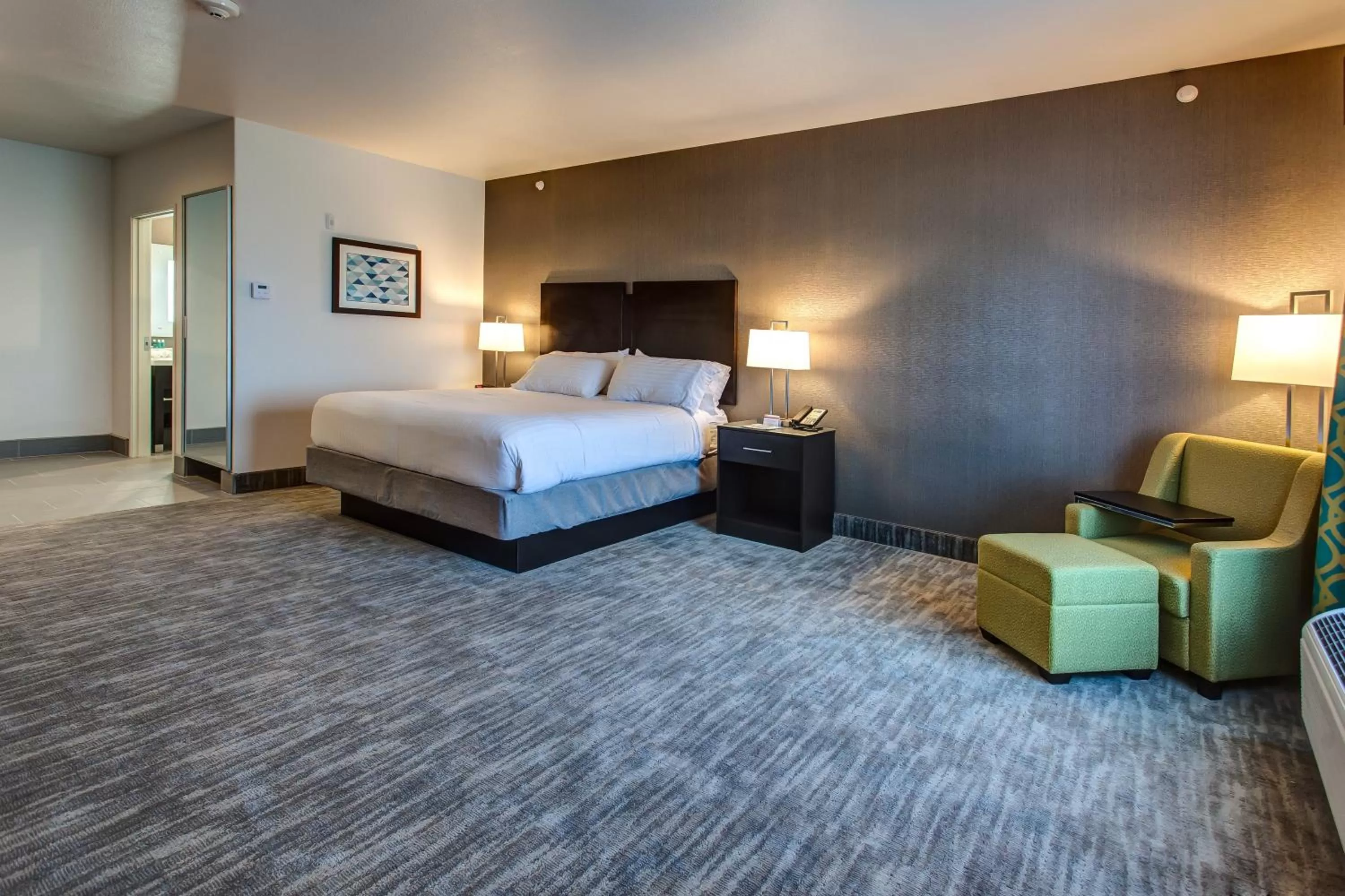 King Room - Hearing Accessible - Non-Smoking in Holiday Inn Express & Suites Gatesville - N. Ft Hood by IHG