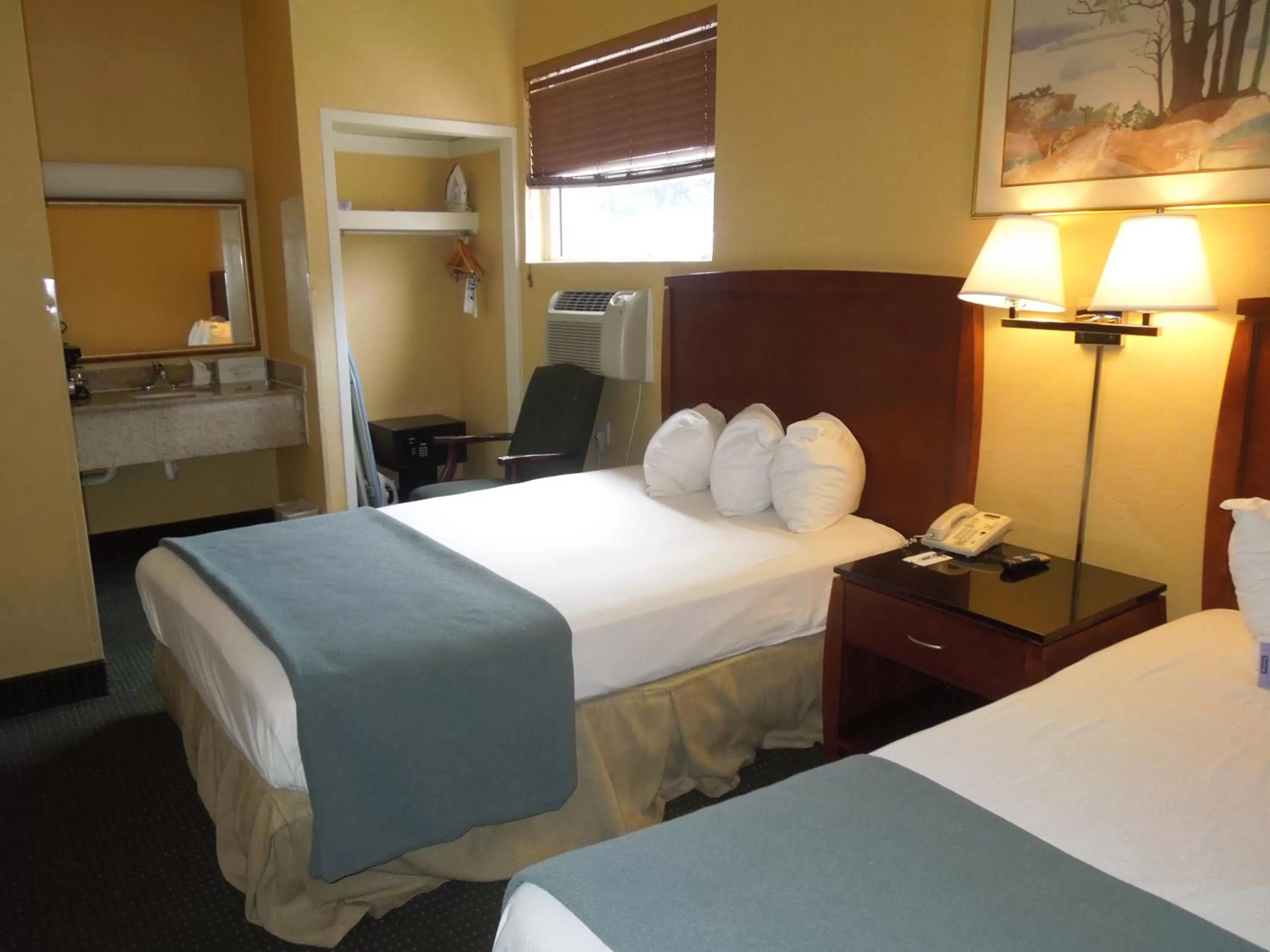 Double Room with Two Double Beds - Non-Smoking in Travelodge by Wyndham Silver Spring