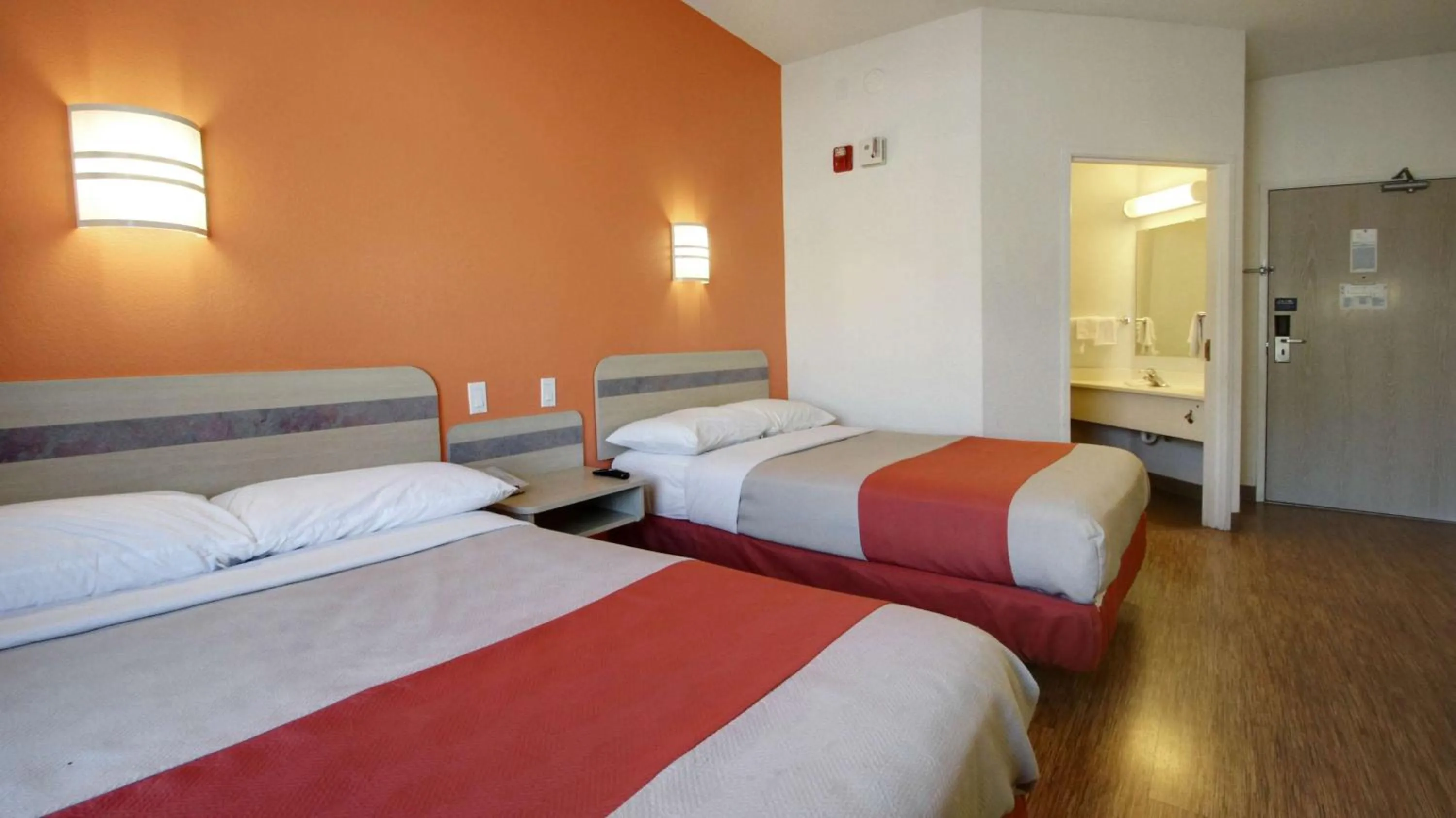 Deluxe Queen Room with Two Queen Beds - Non-Smoking in Motel 6 Lehi, UT - Thanksgiving Point