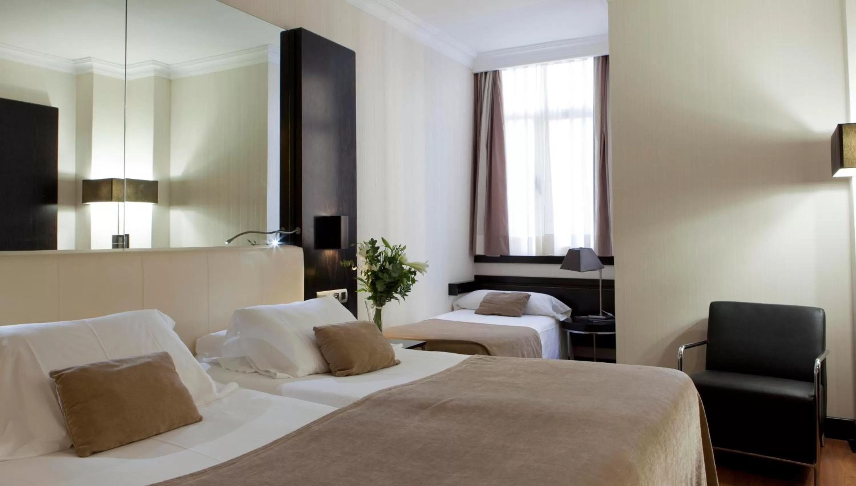 Triple Room (2 Adults + 1 Child) in Hotel Saray