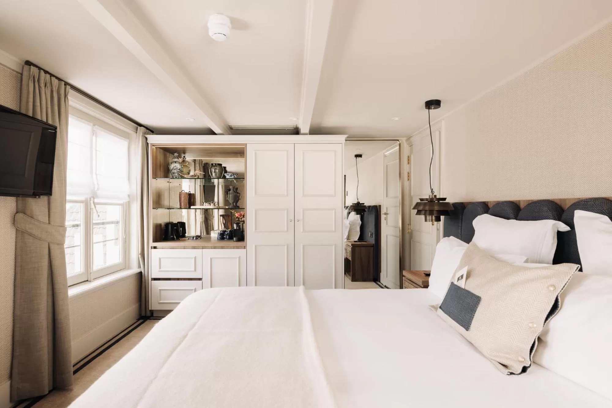 Small Double Room (Little Crown - Rooftop View) in Hotel 717