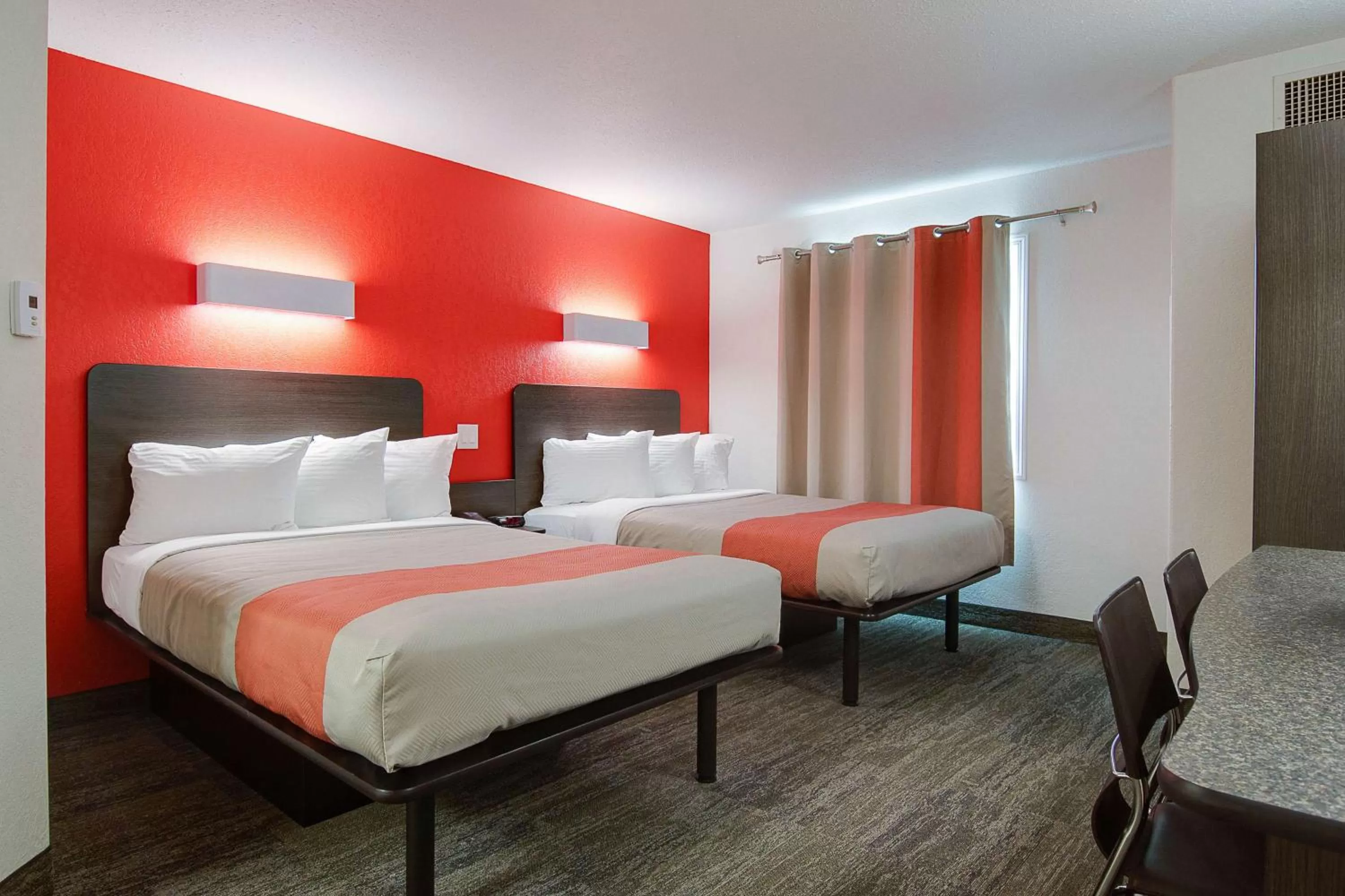 Deluxe Quadruple Room - single occupancy - Non-Smoking in Motel 6-Saskatoon, SK