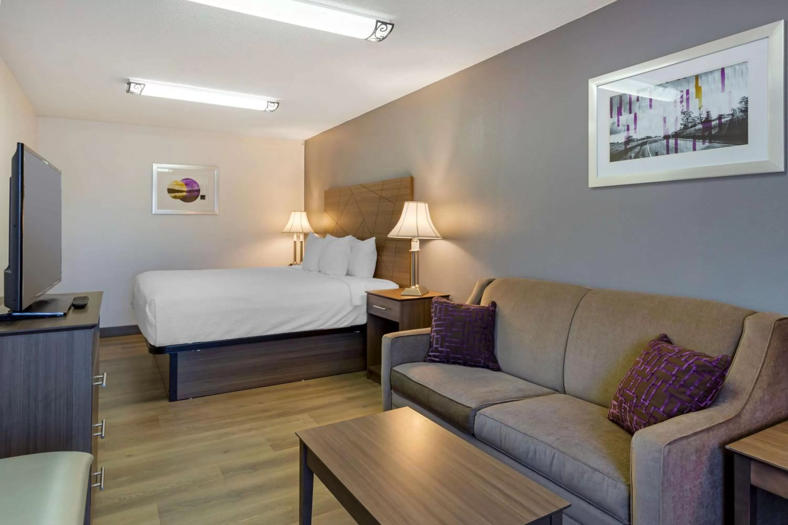 King Suite with Three King Beds and Sofa Bed - Non-Smoking in Best Western Plus South Hill Inn