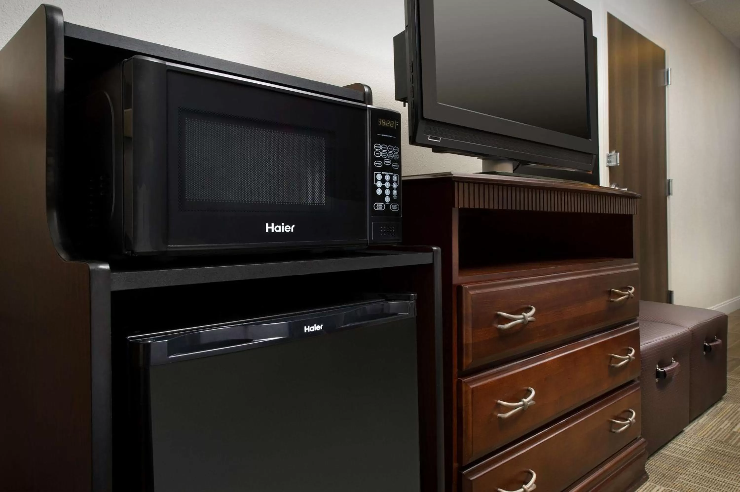 Queen Room with Two Queen Beds (4 Adults) in Hampton Inn Rochester Greece