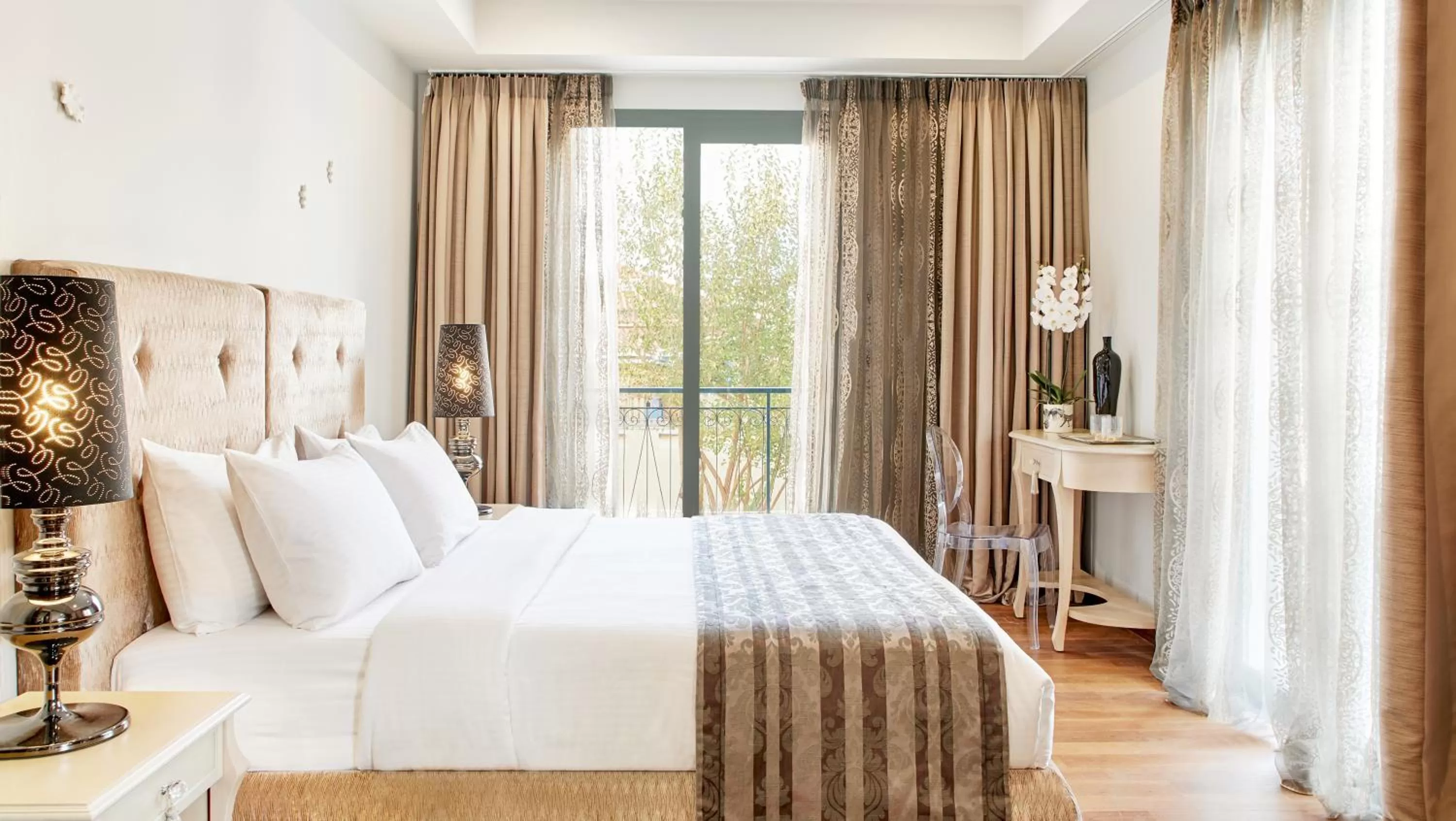 Deluxe One-Bedroom Suite in Dioni Boutique Hotel
