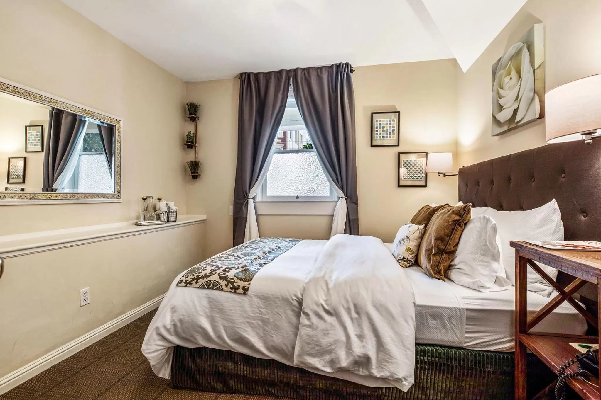 Budget Double Room in Parker Guest House