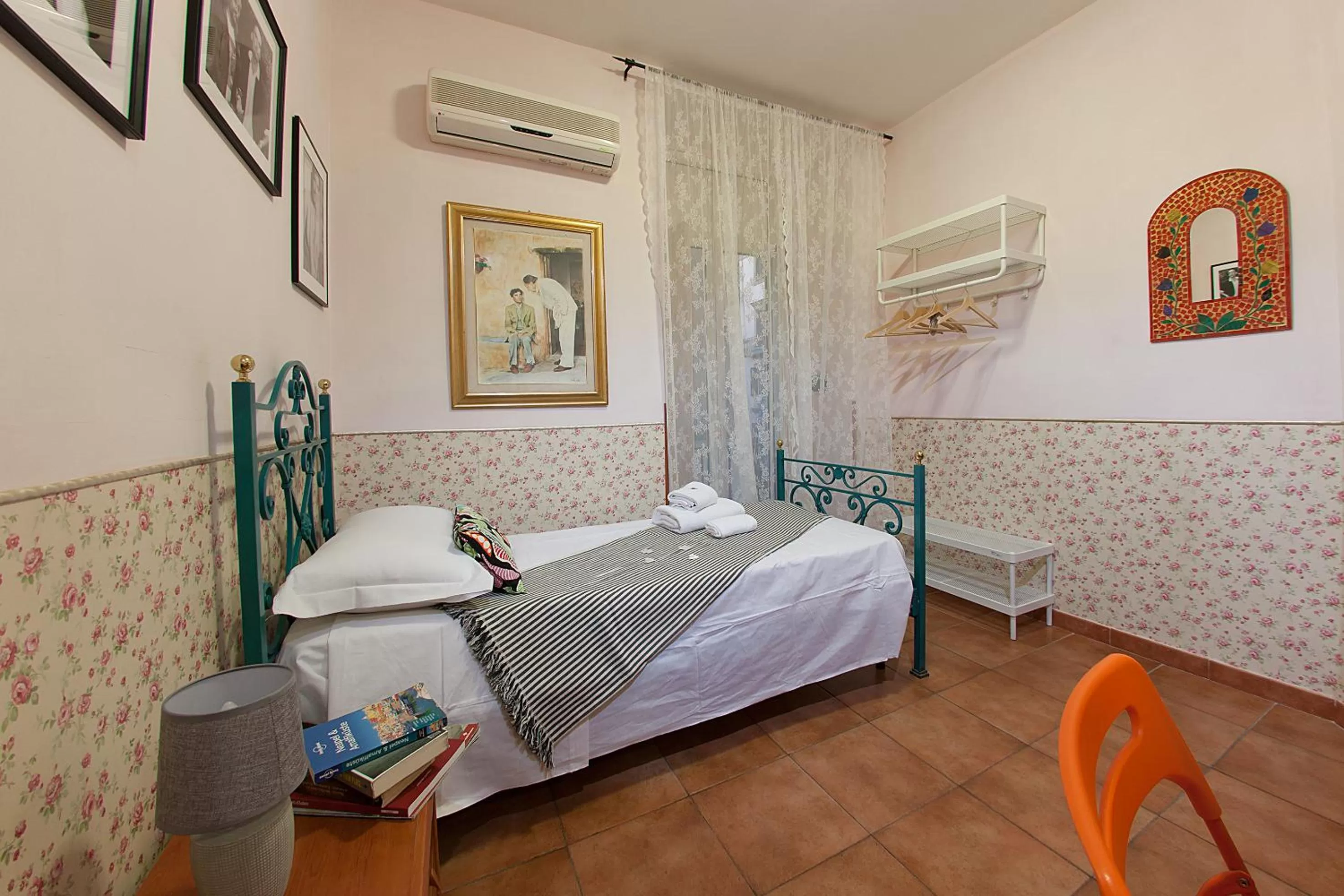 Single Room in Hotel Cineholiday