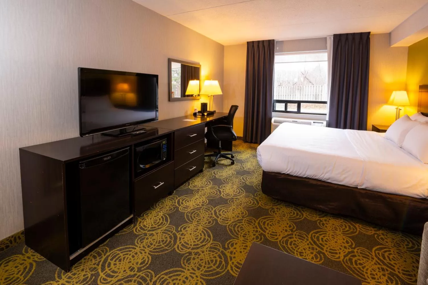 King Suite - Non-Smoking in Comfort Hotel & Suites