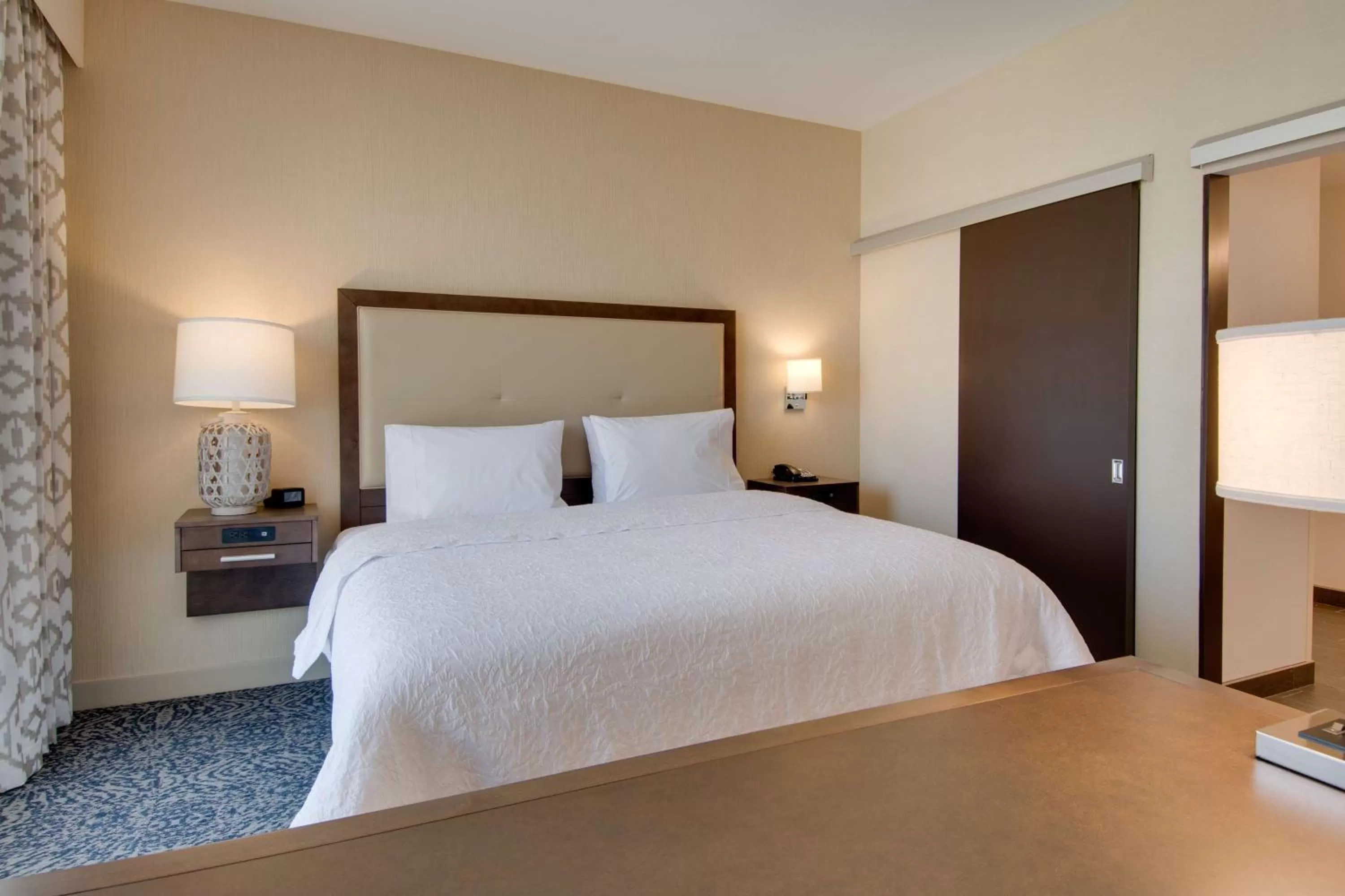 King Studio - Mobility and Hearing Access/Non-Smoking in Hampton Inn & Suites Los Angeles - Glendale