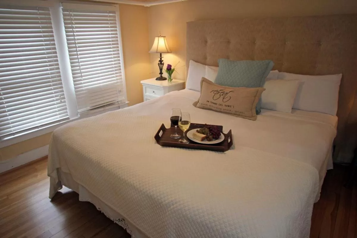 Two-Bedroom Suite in The Kennebunk Inn