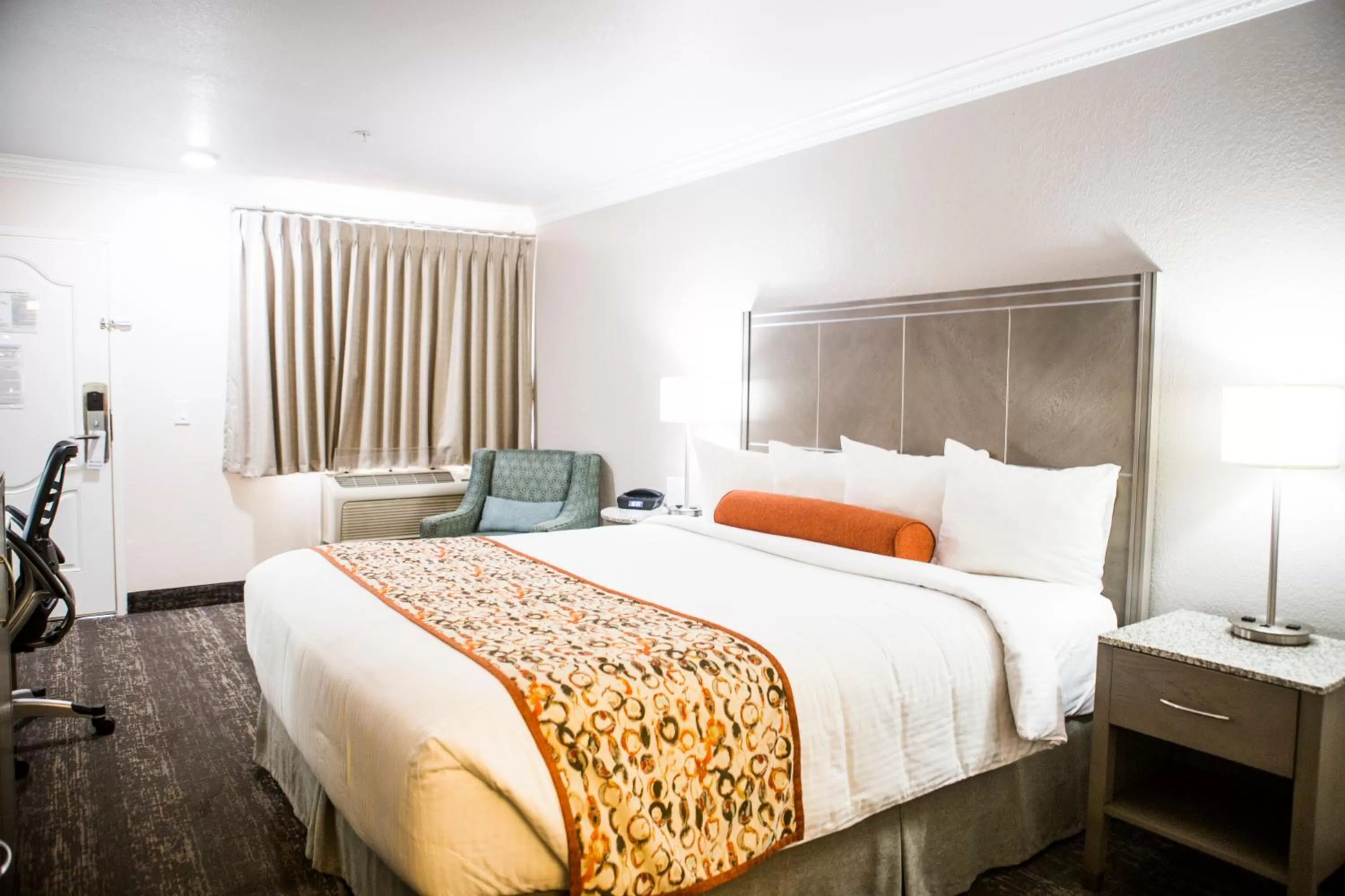 1 King Bed Non Smoking in Hotel Aria