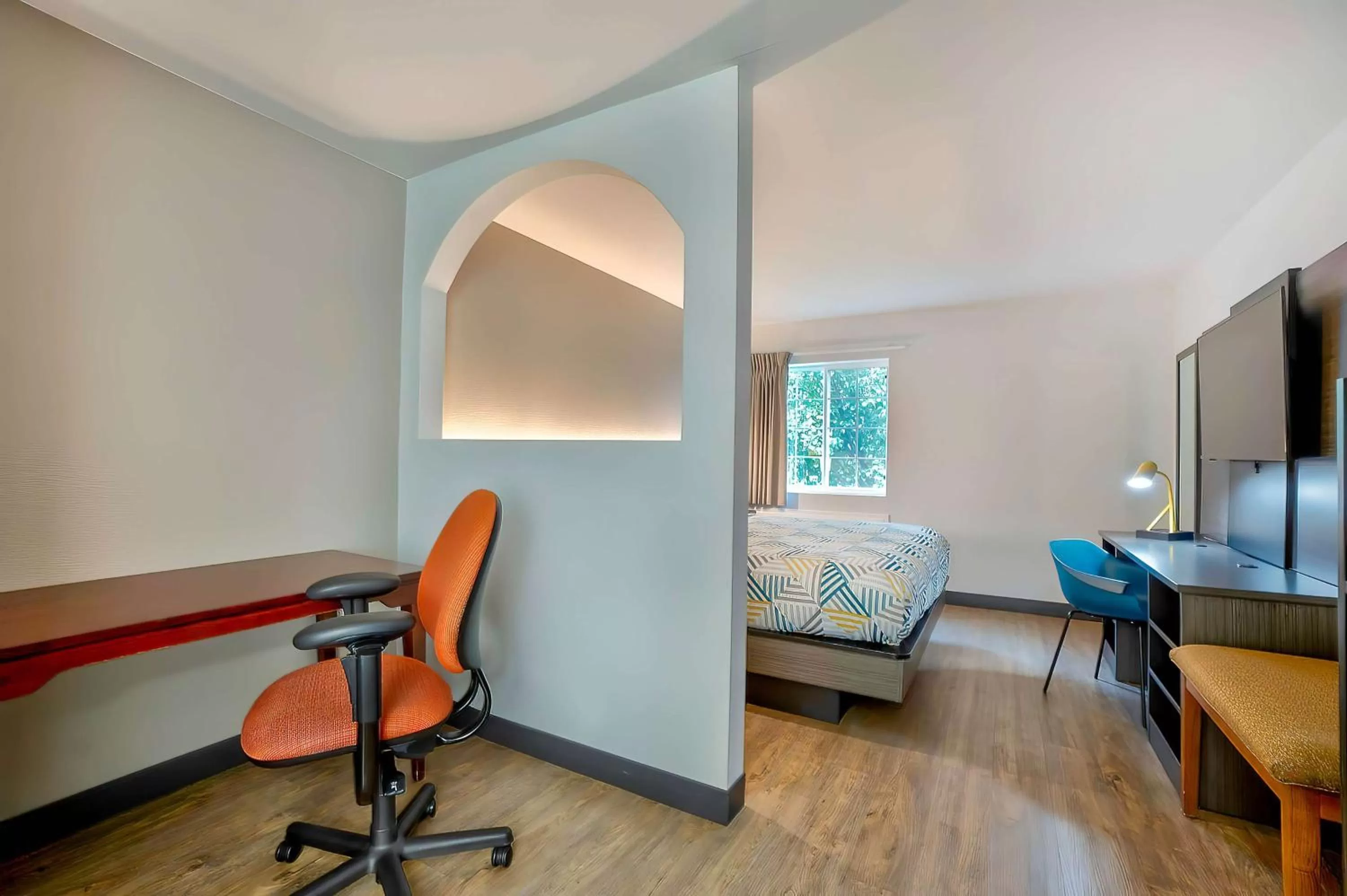 Queen Room - Disability Access in Motel 6 Tulsa, Ok - Central