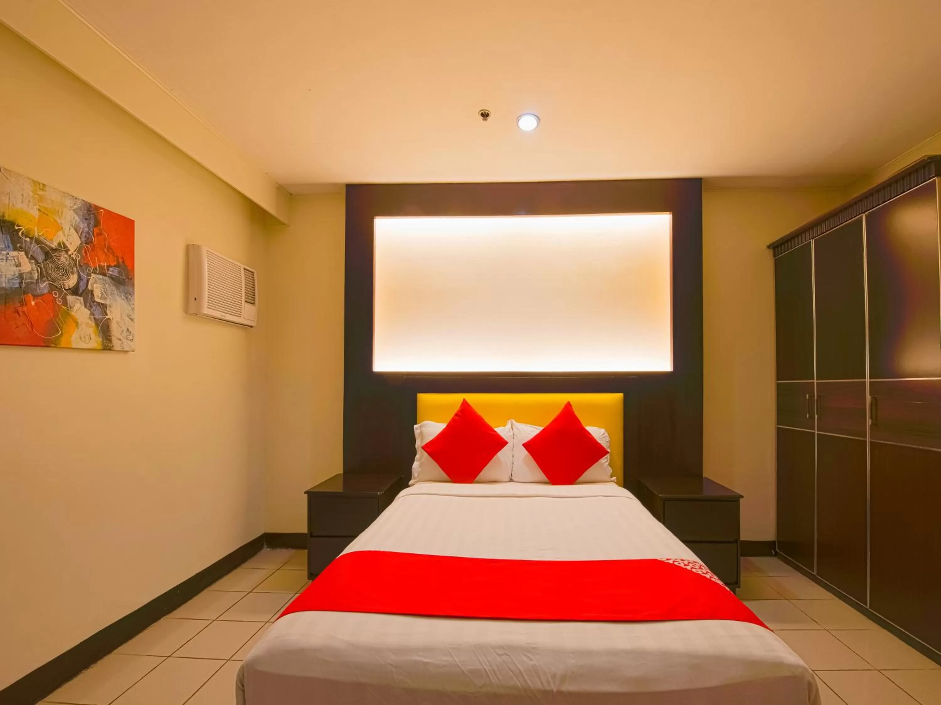 Standard Double Room in OYO 115 Northridge Mansions