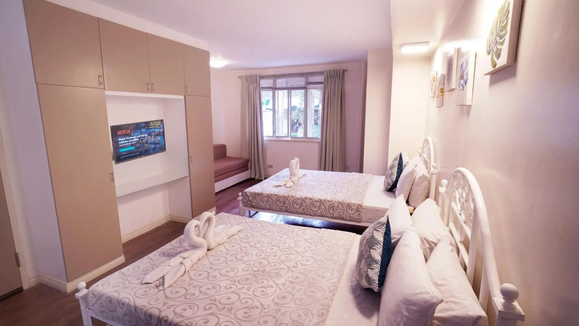 Executive Suite in 1775 Adriatico Suites