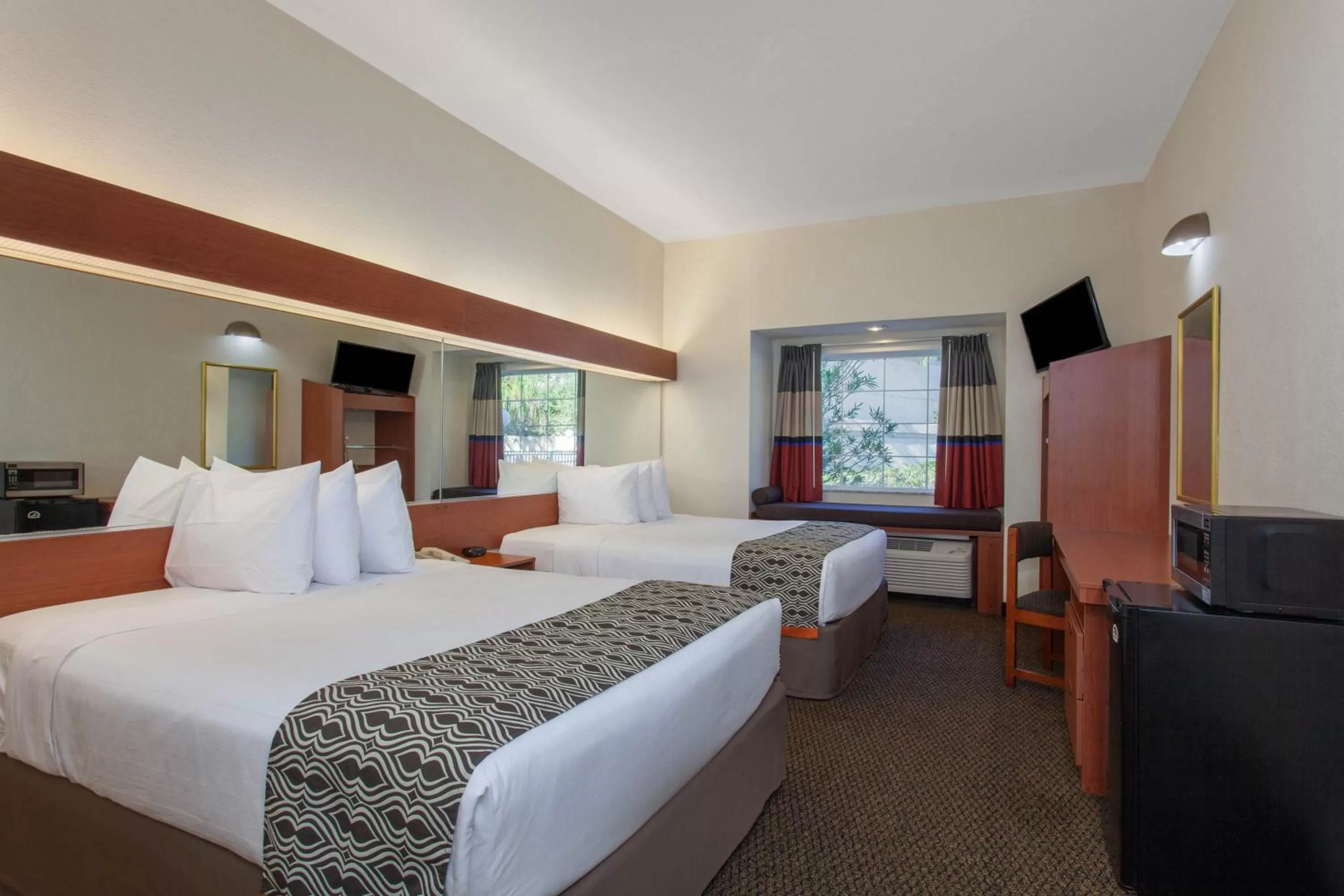 Queen Room with Two Queen Beds - Disability Access/Non-Smoking in Microtel Inn and Suites by Wyndham - Lady Lake/ The Villages