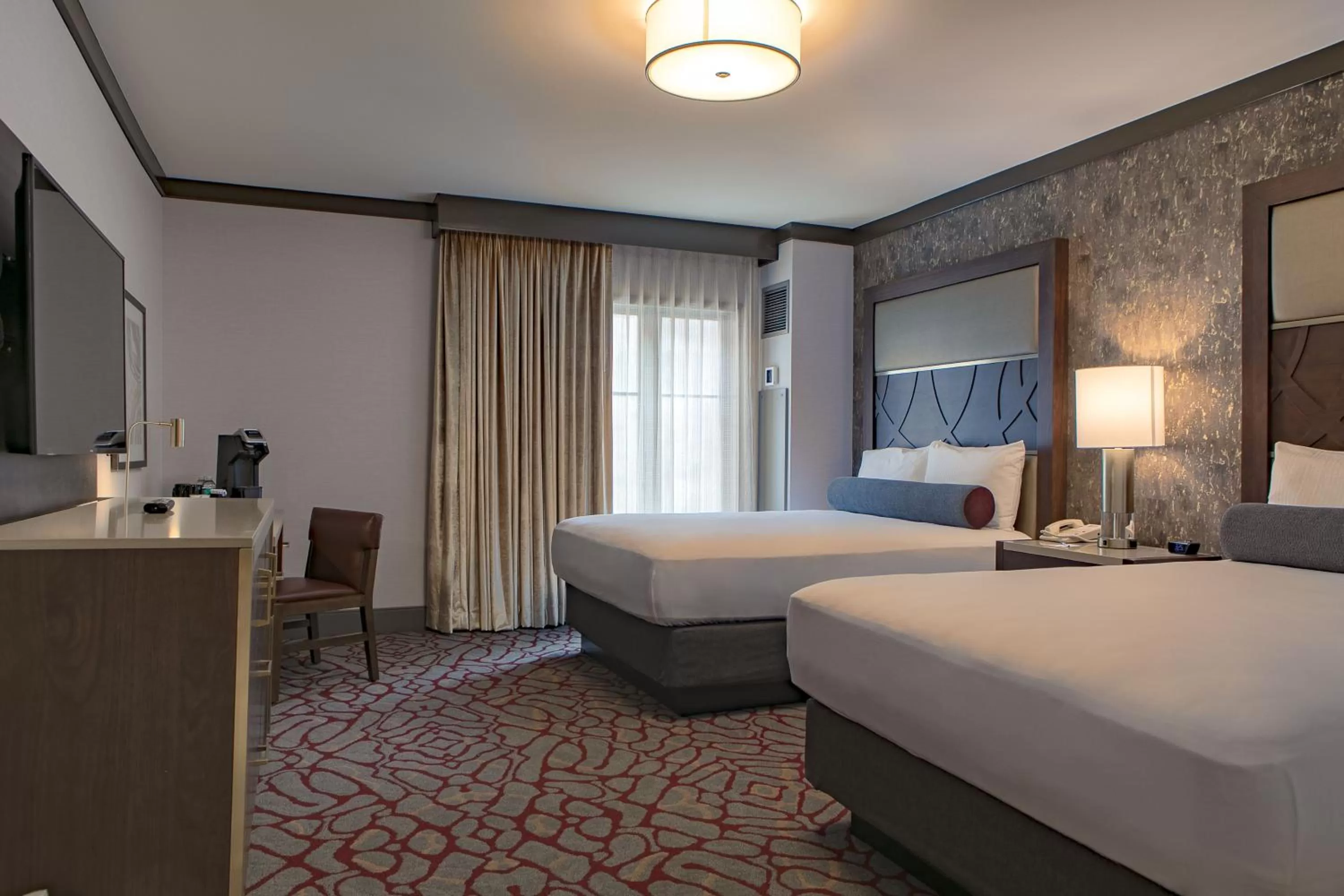 Queen Room in Horseshoe Black Hawk