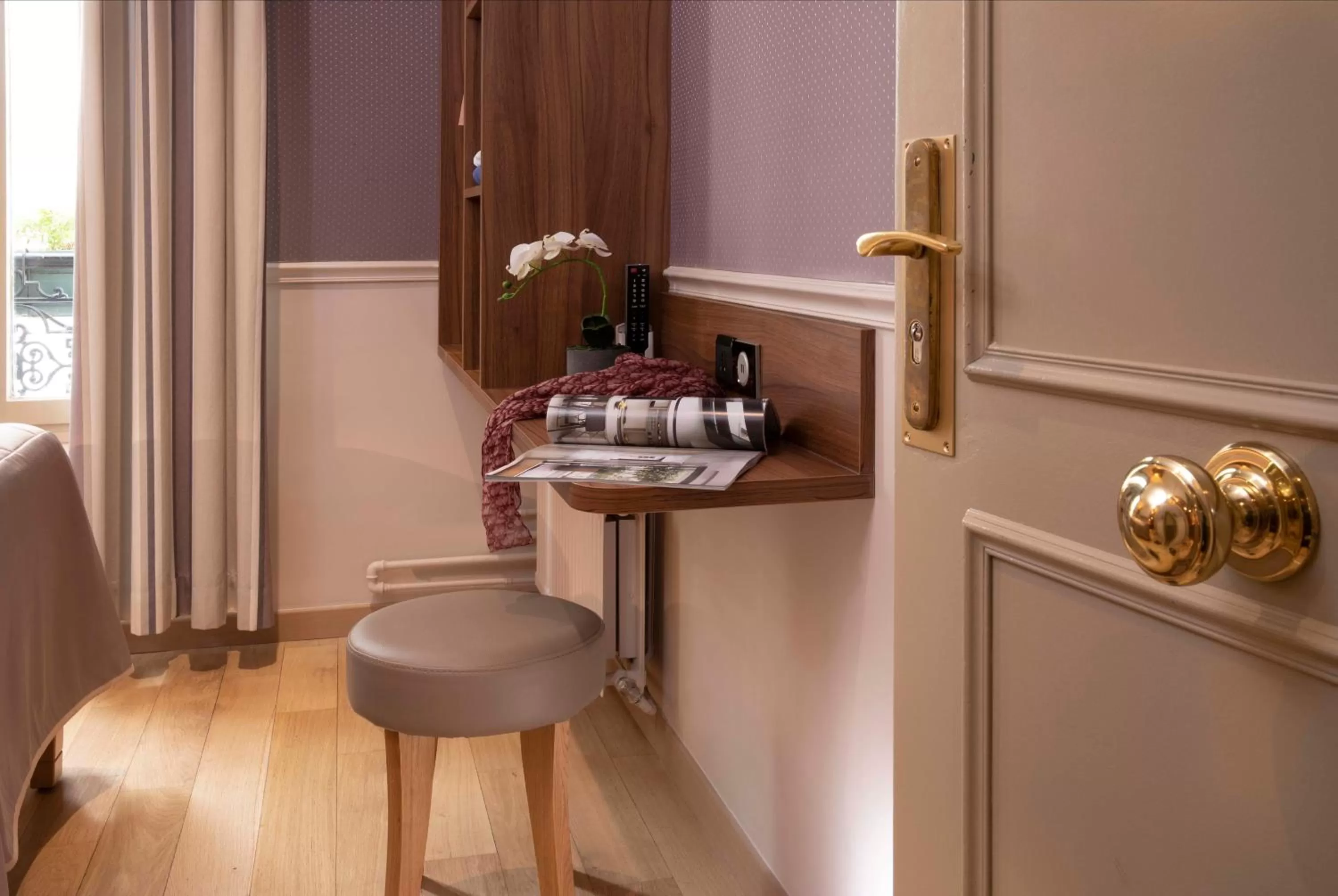 Triple Room in Hôtel de la Tour Eiffel