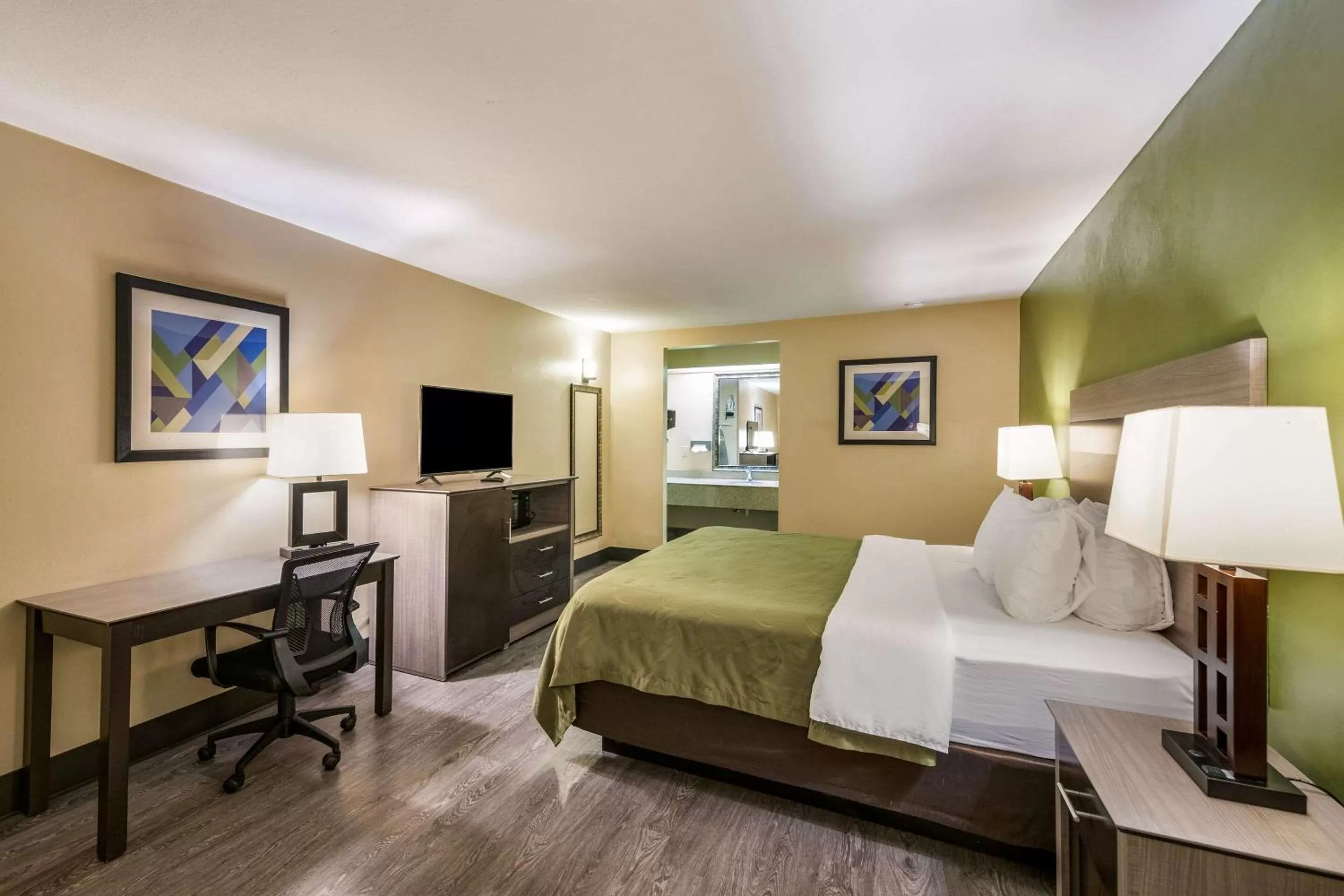 King Room - Accessible/Non-Smoking in Quality Inn & Suites Garland - East Dallas