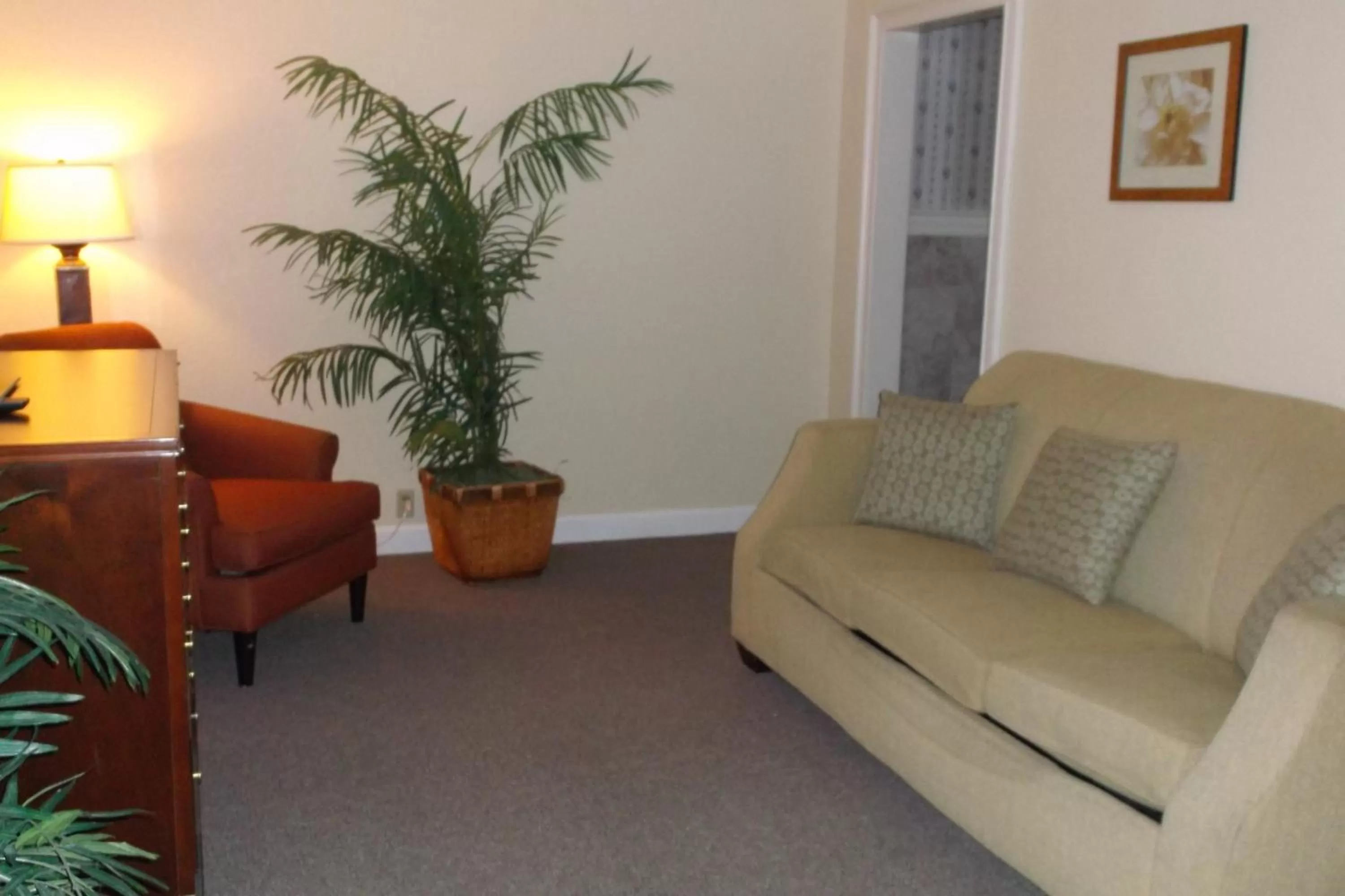 King Studio Suite - Non-Smoking in Days Inn & Suites by Wyndham Lake Okeechobee