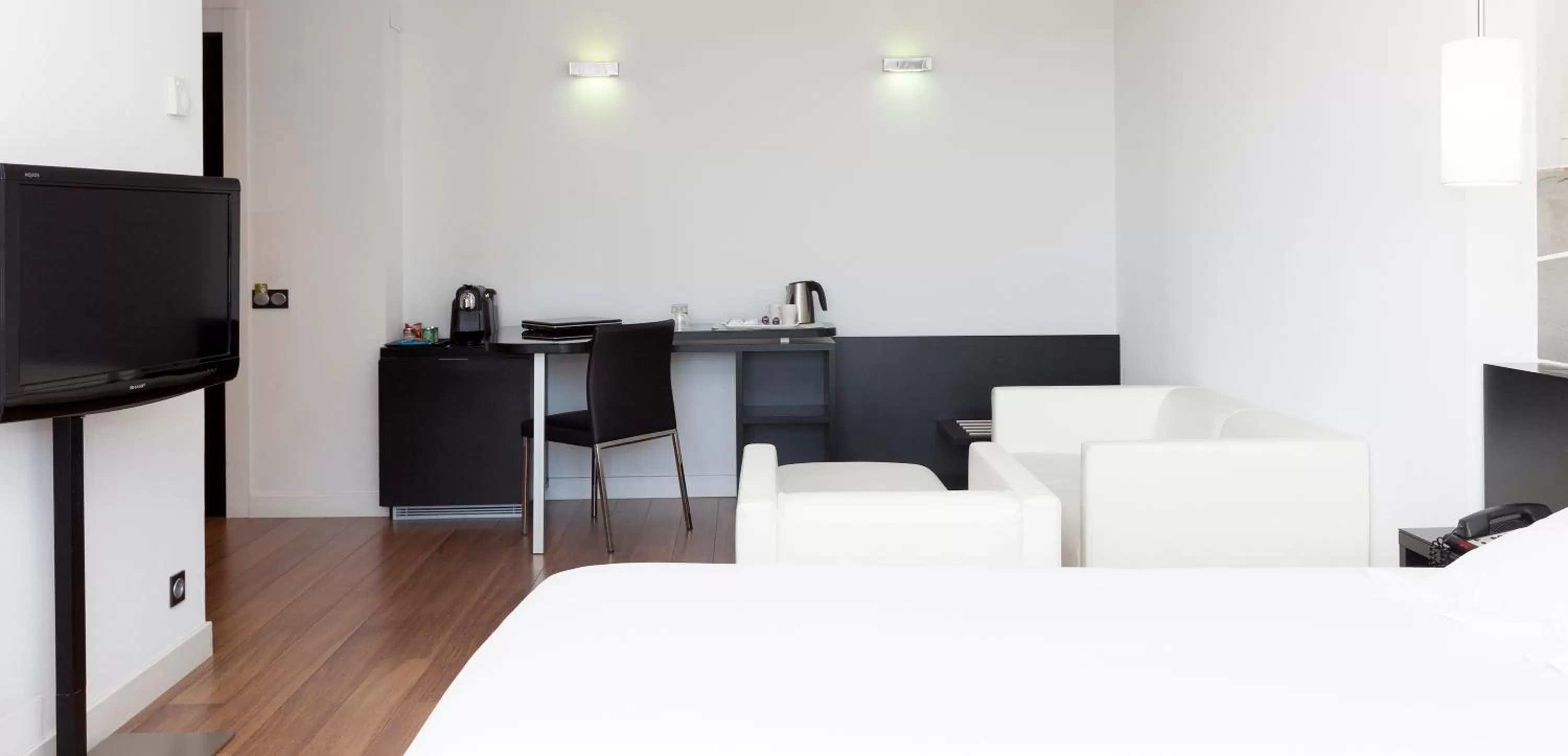 Junior Suite in Axor Barajas