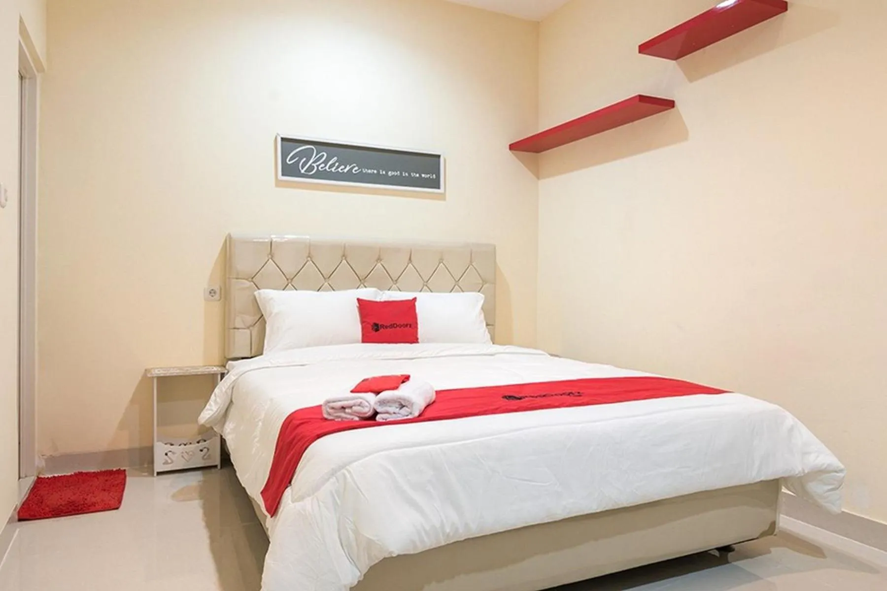Double Room in RedDoorz At Tebet Barat 2