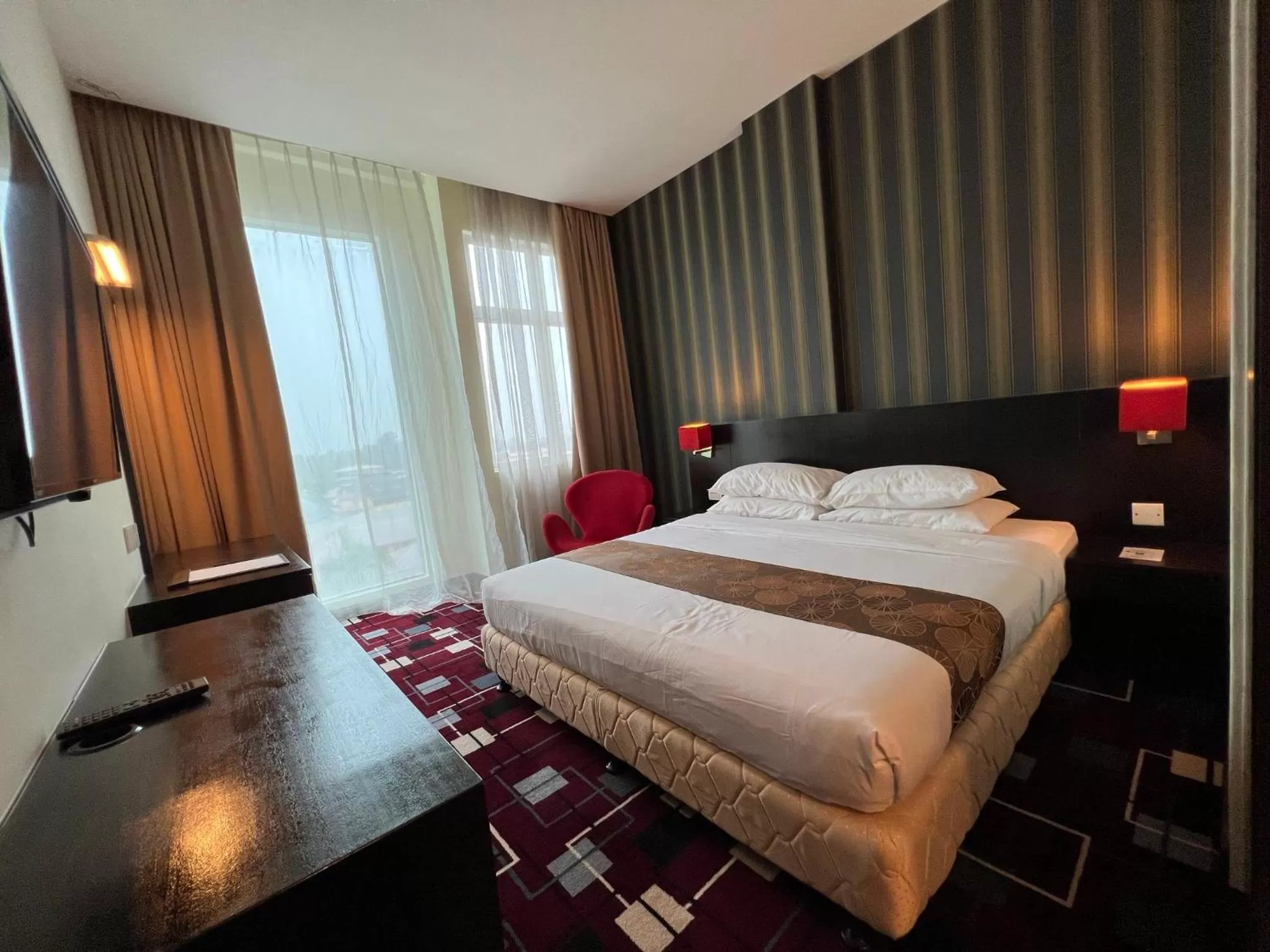 Executive Suite in SSL Traders Hotel