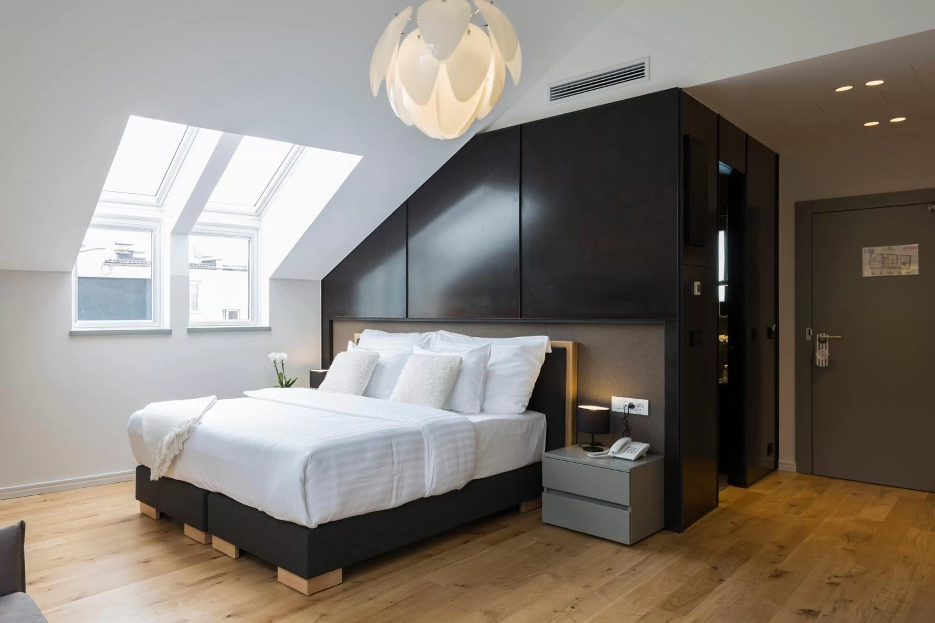 Junior Suite - single occupancy in Livris Hotel