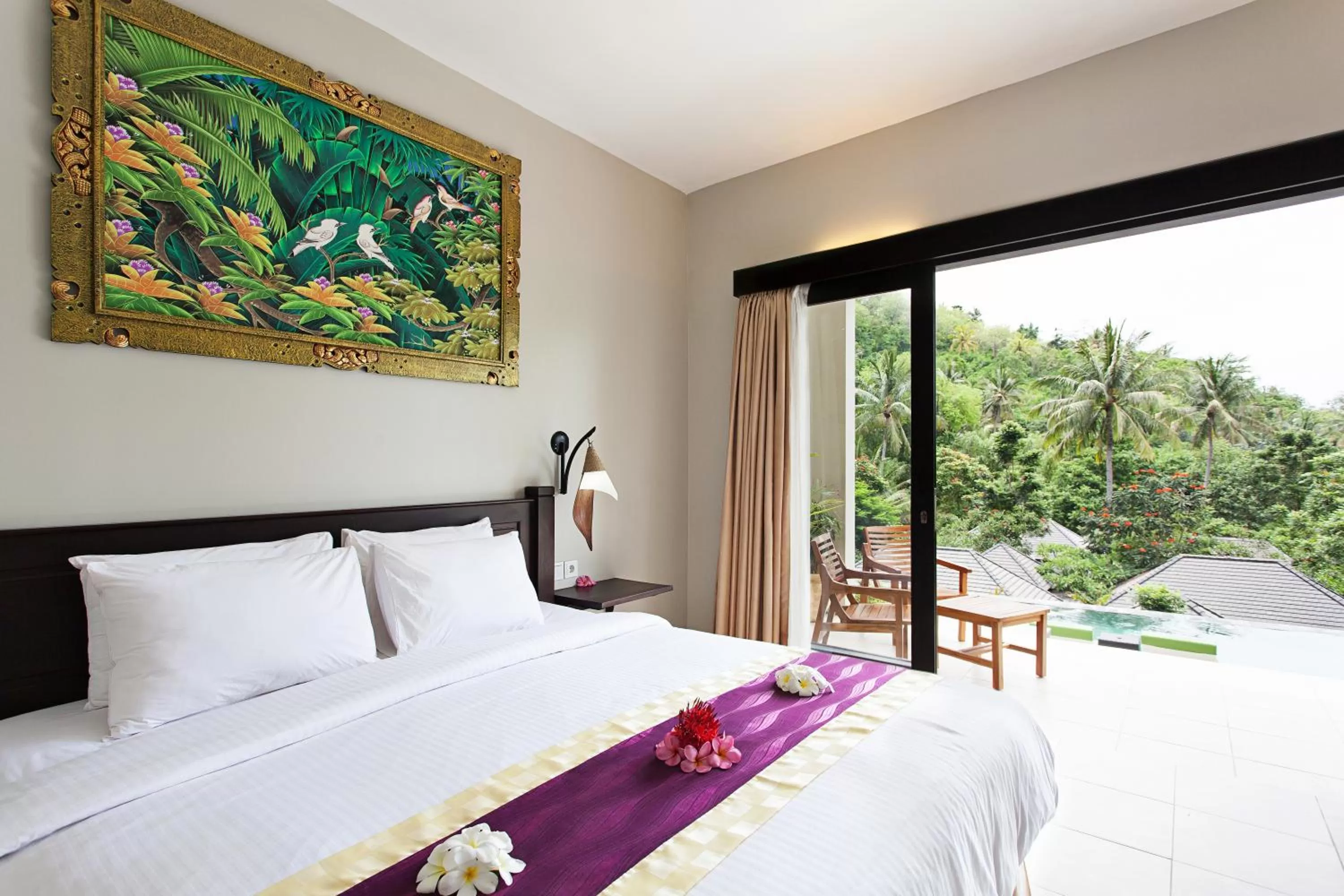 Dahlia Deluxe Double Room in Kebun Villas & Resort