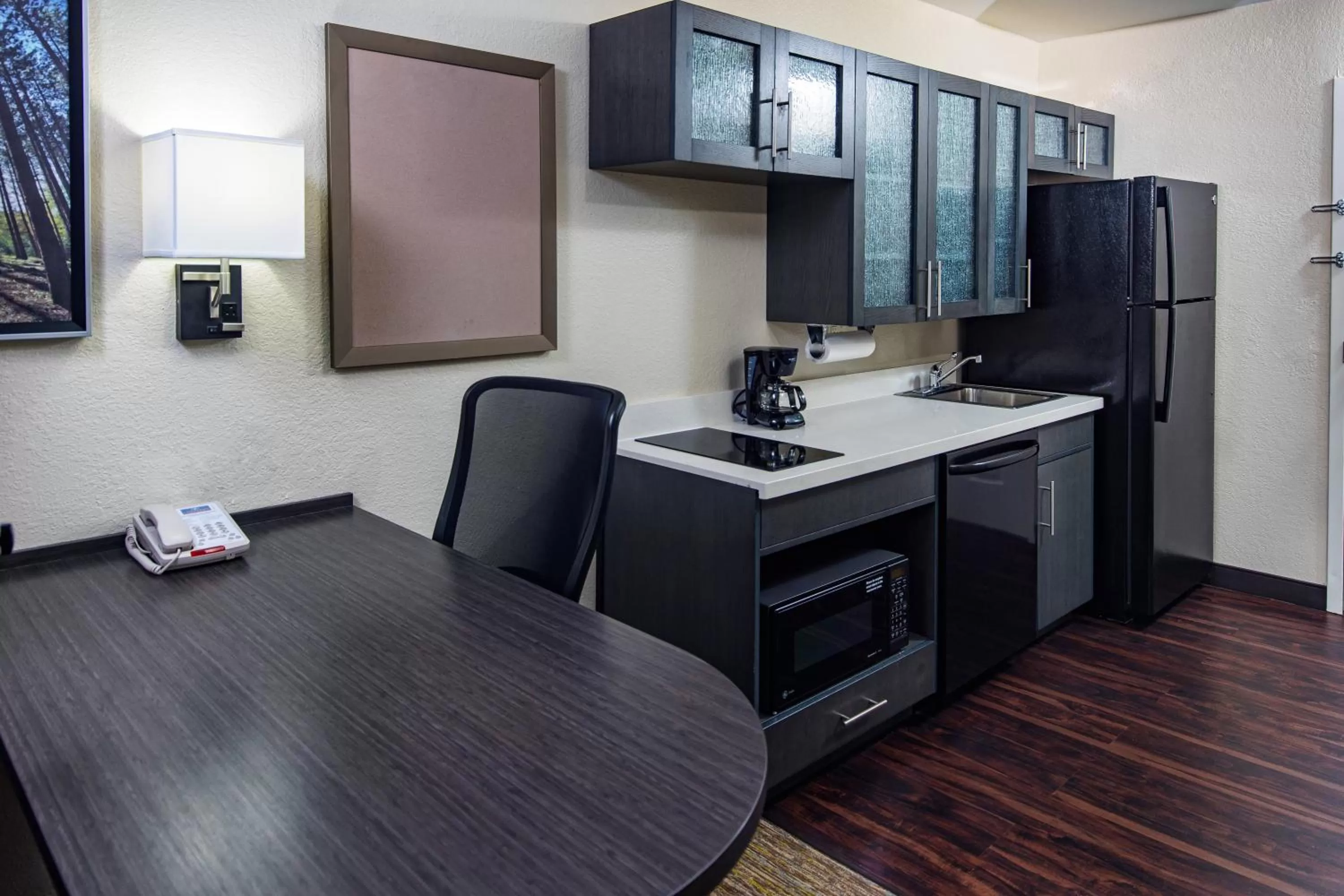 Queen Studio Suite with Batch Tub - Mobility Accessible - Non-Smoking in Candlewood Suites Appleton by IHG