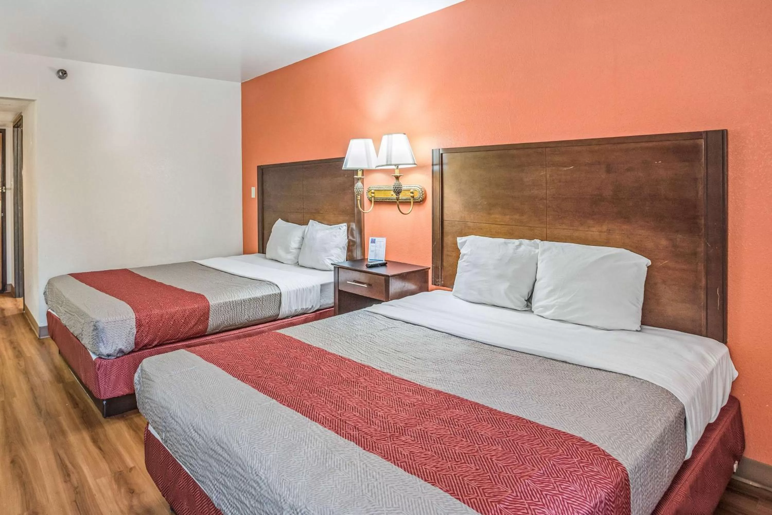 Deluxe Queen Room with Two Queen Beds - Non-Smoking in Motel 6-Levittown, PA - Bensalem