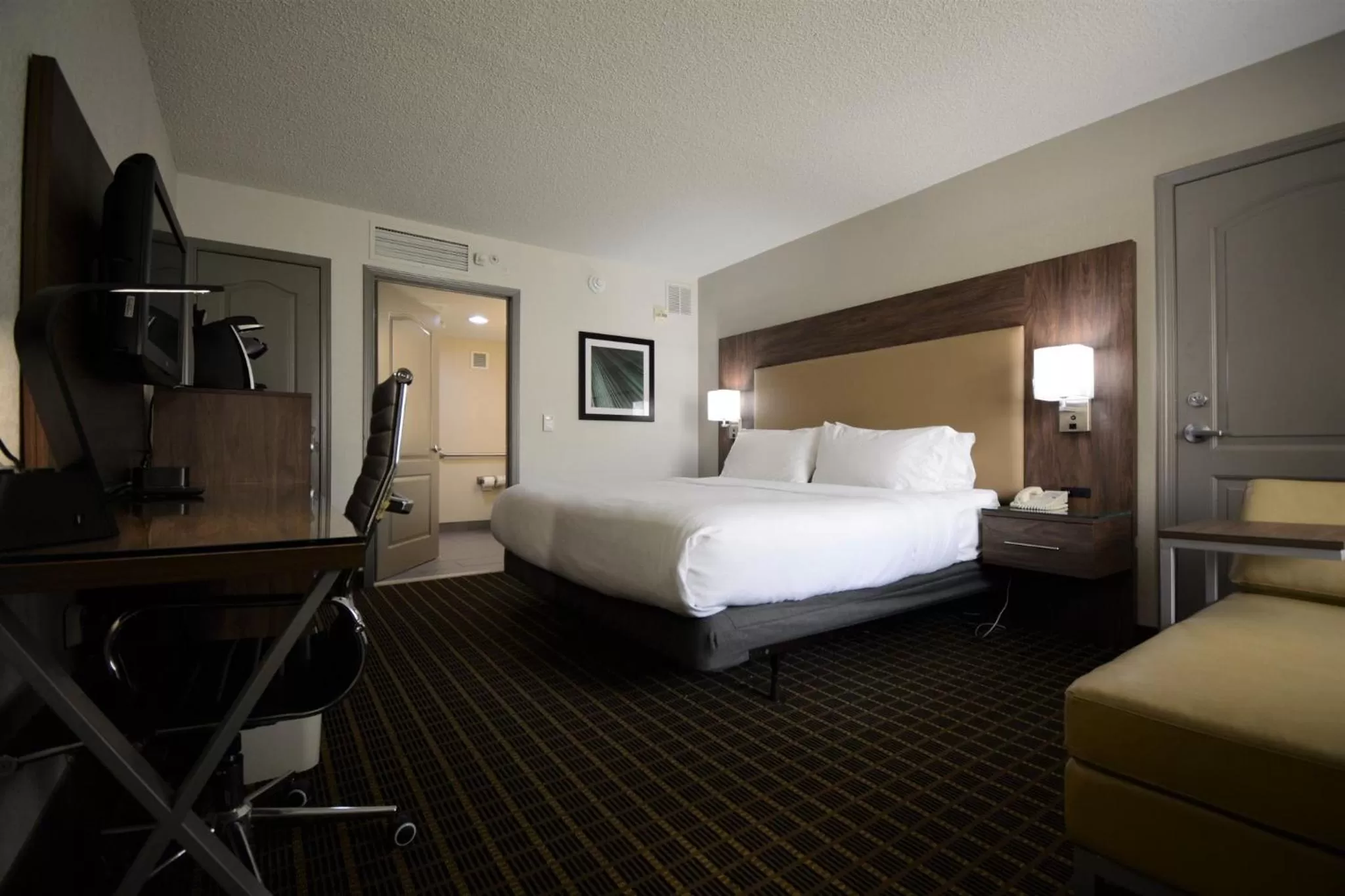 King Room with Roll In Shower - Non-Smoking in Holiday Inn Hazlet by IHG