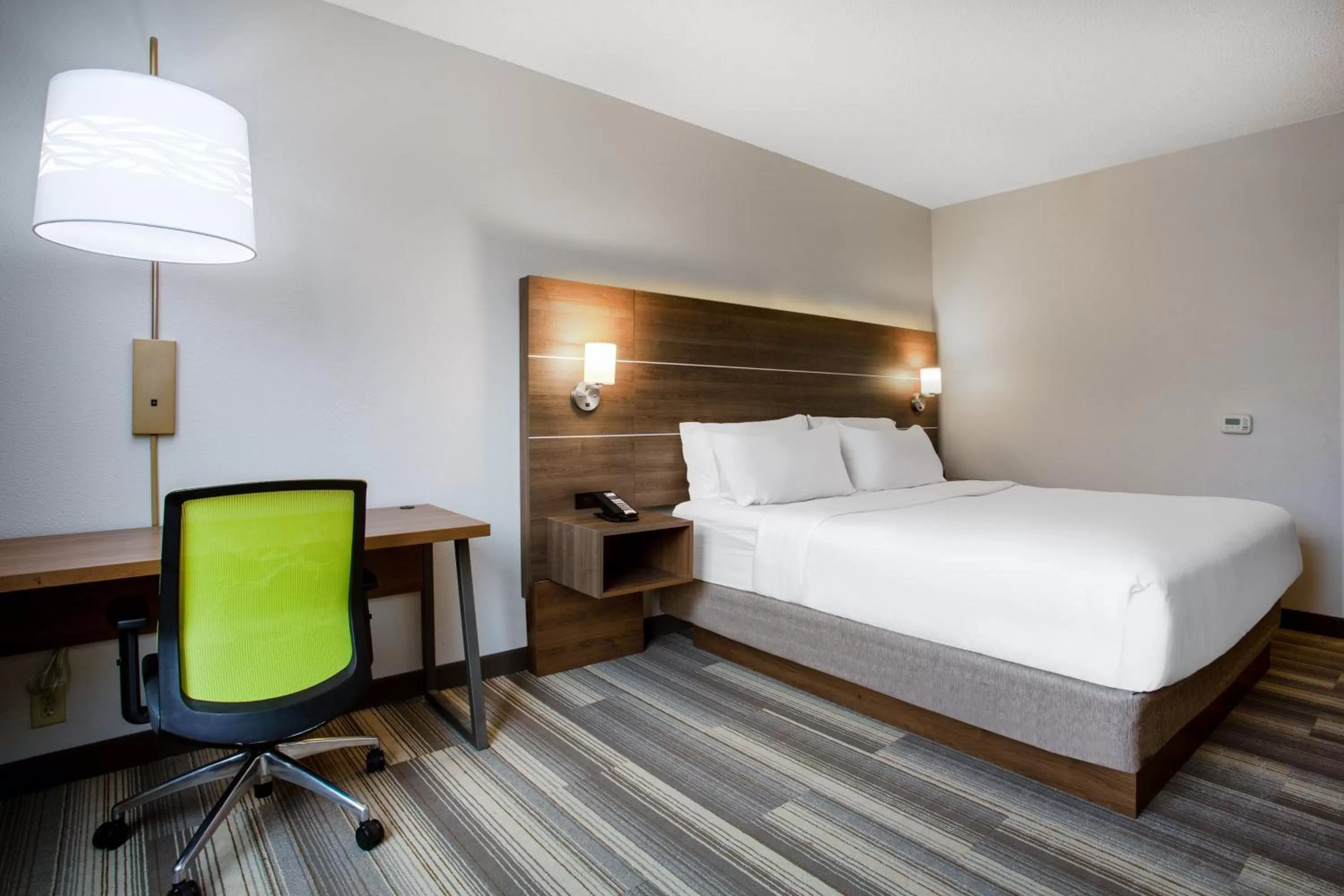 Standard King Room in Holiday Inn Express Hotel & Suites Fort Wayne by IHG
