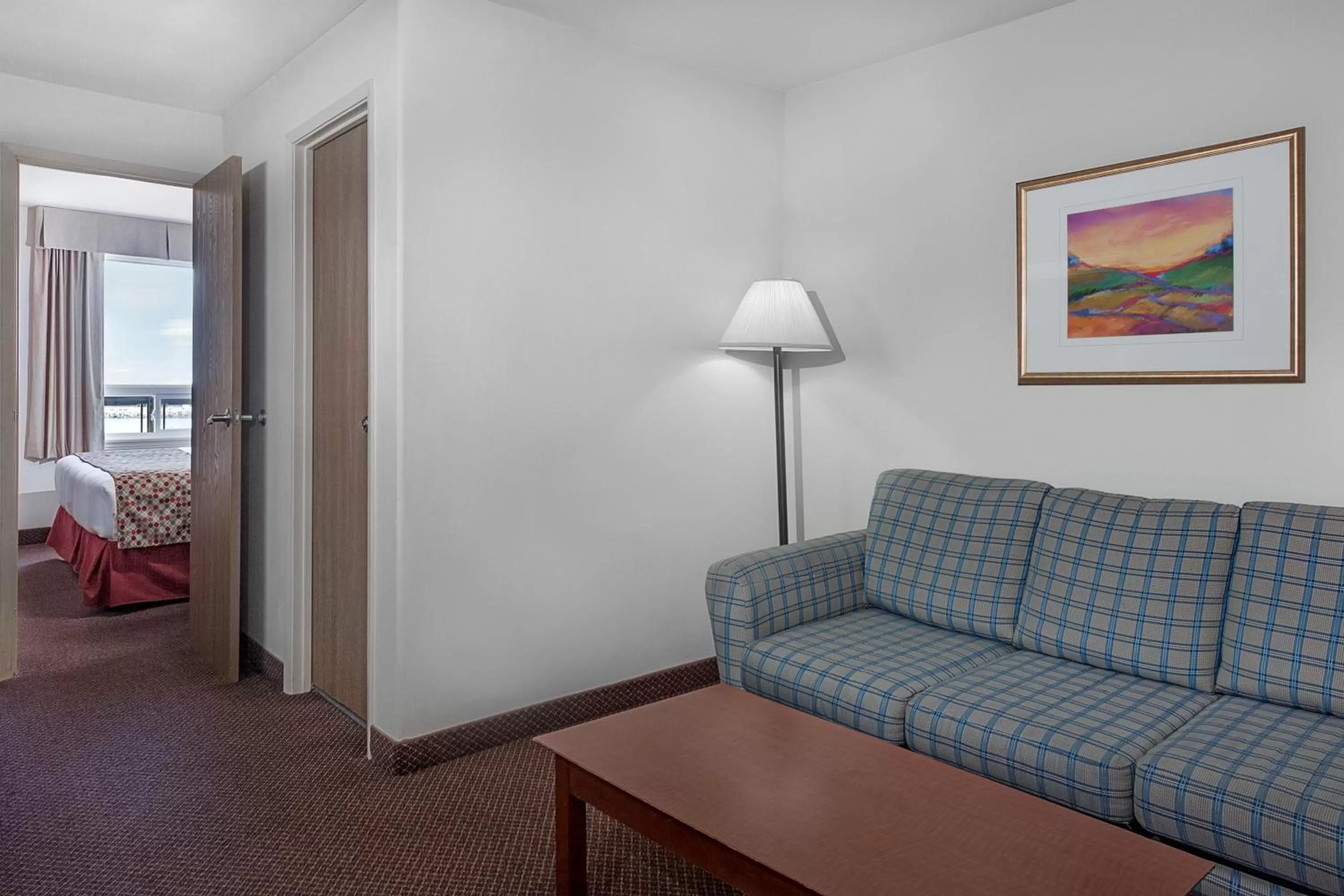 1 Queen Bed, Junior Suite, Non-Smoking in Super 8 by Wyndham Caraquet