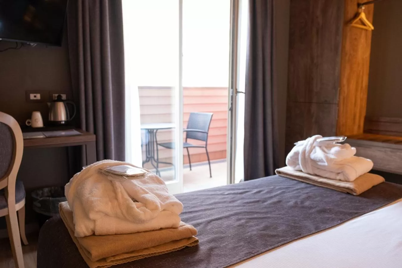 Superior Double Room in Lake Hotel La Pieve